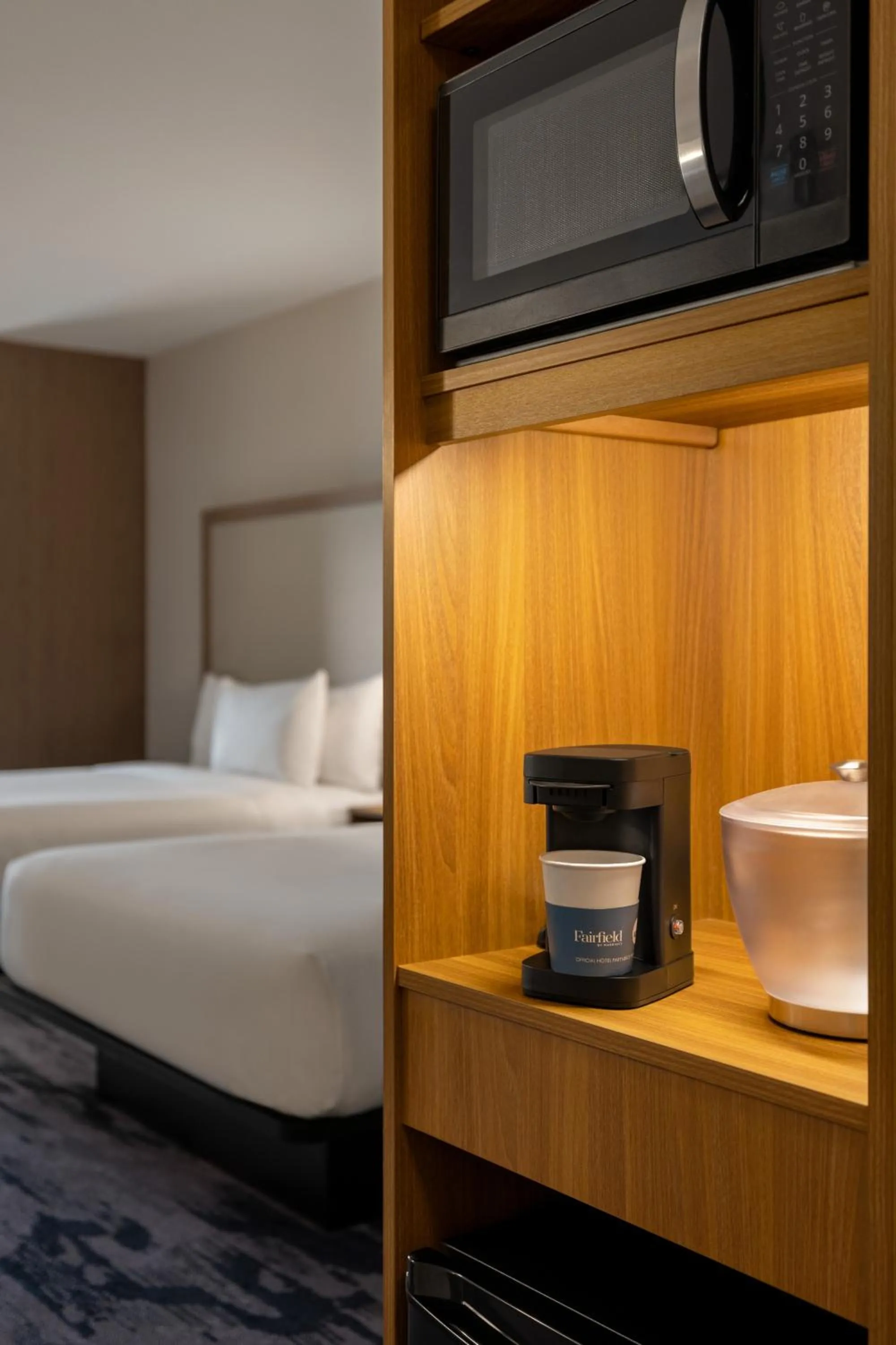 Coffee/tea facilities, Bed in Fairfield by Marriott Inn & Suites Bethlehem PA