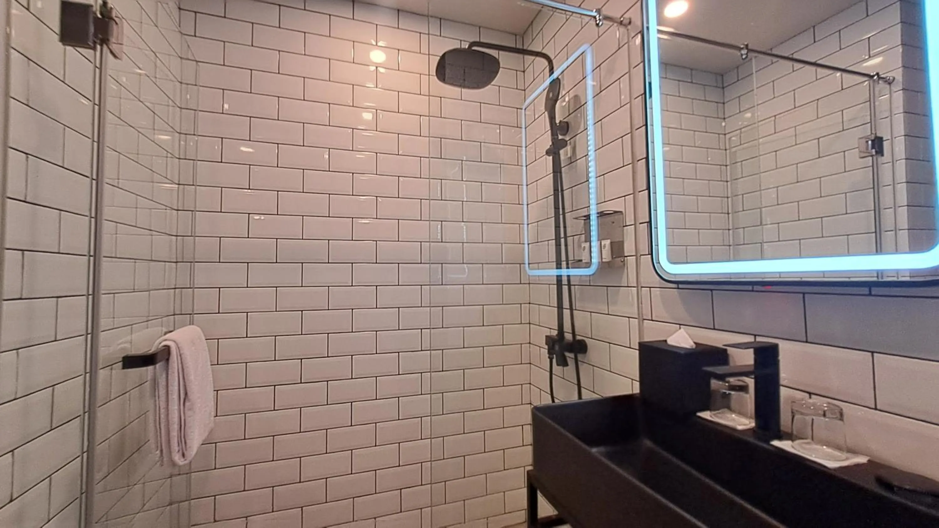 Bathroom in Moxy Solo