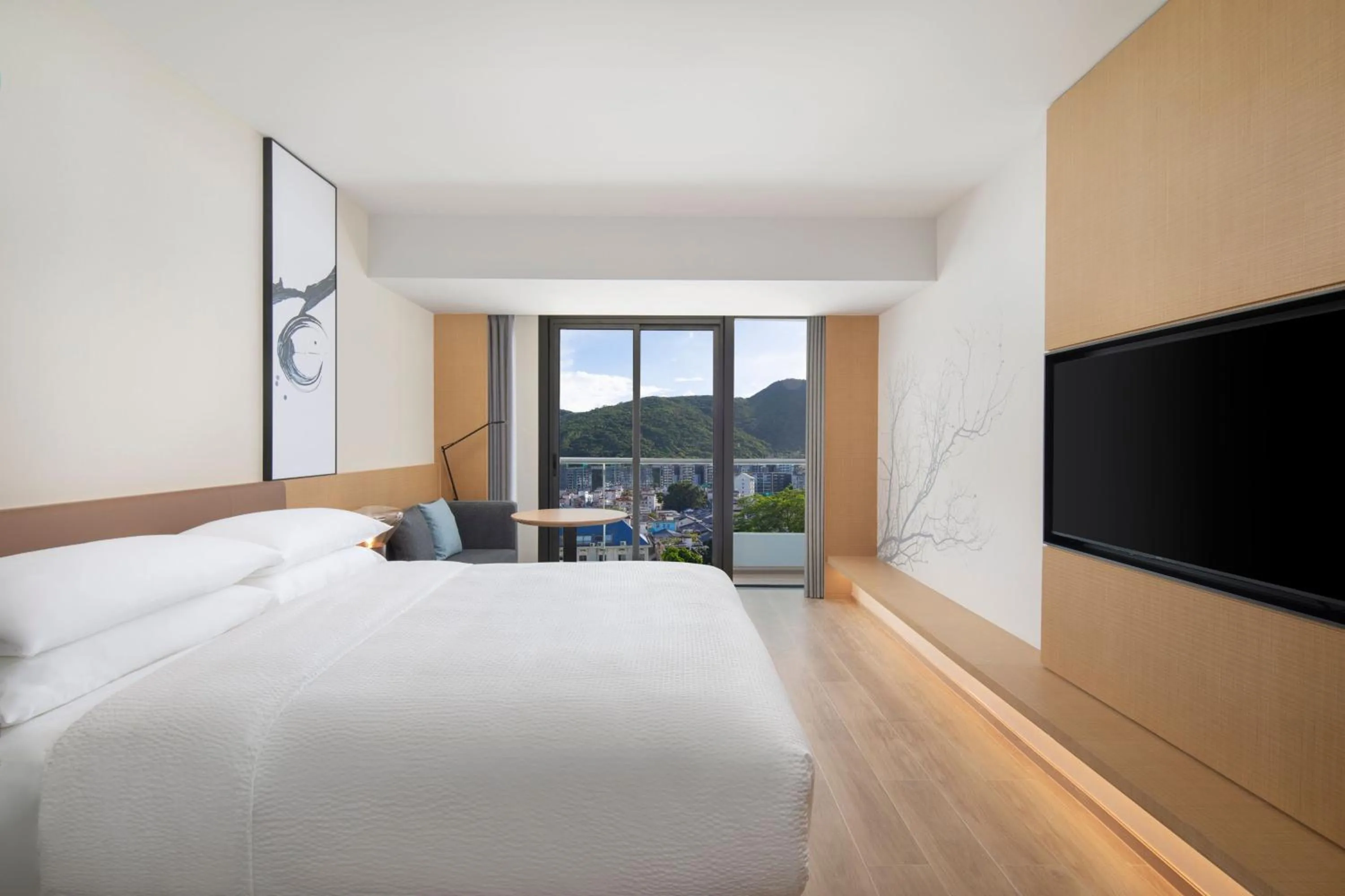 Photo of the whole room, Bed in Fairfield by Marriott Shenzhen Dameisha