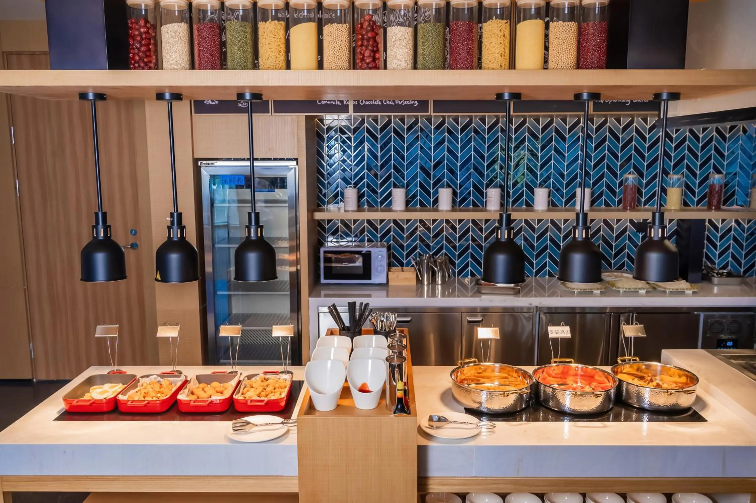 Restaurant/places to eat in Fairfield by Marriott Shenzhen Dameisha