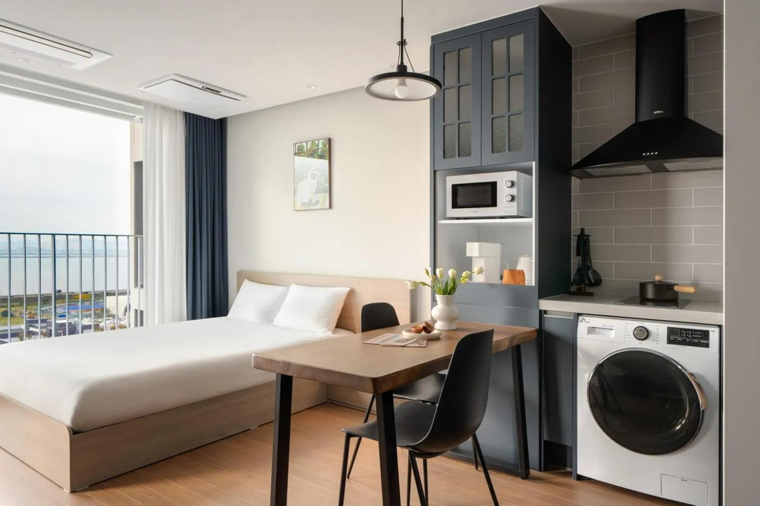 Photo of the whole room, Bed in Urbanstay Siheung Geobukseom