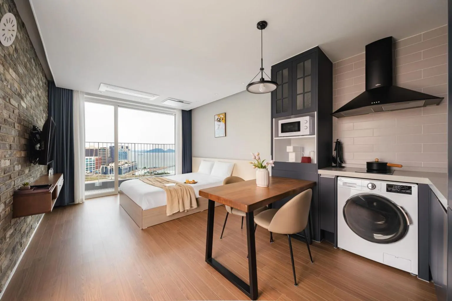 Photo of the whole room, Bed in Urbanstay Siheung Geobukseom