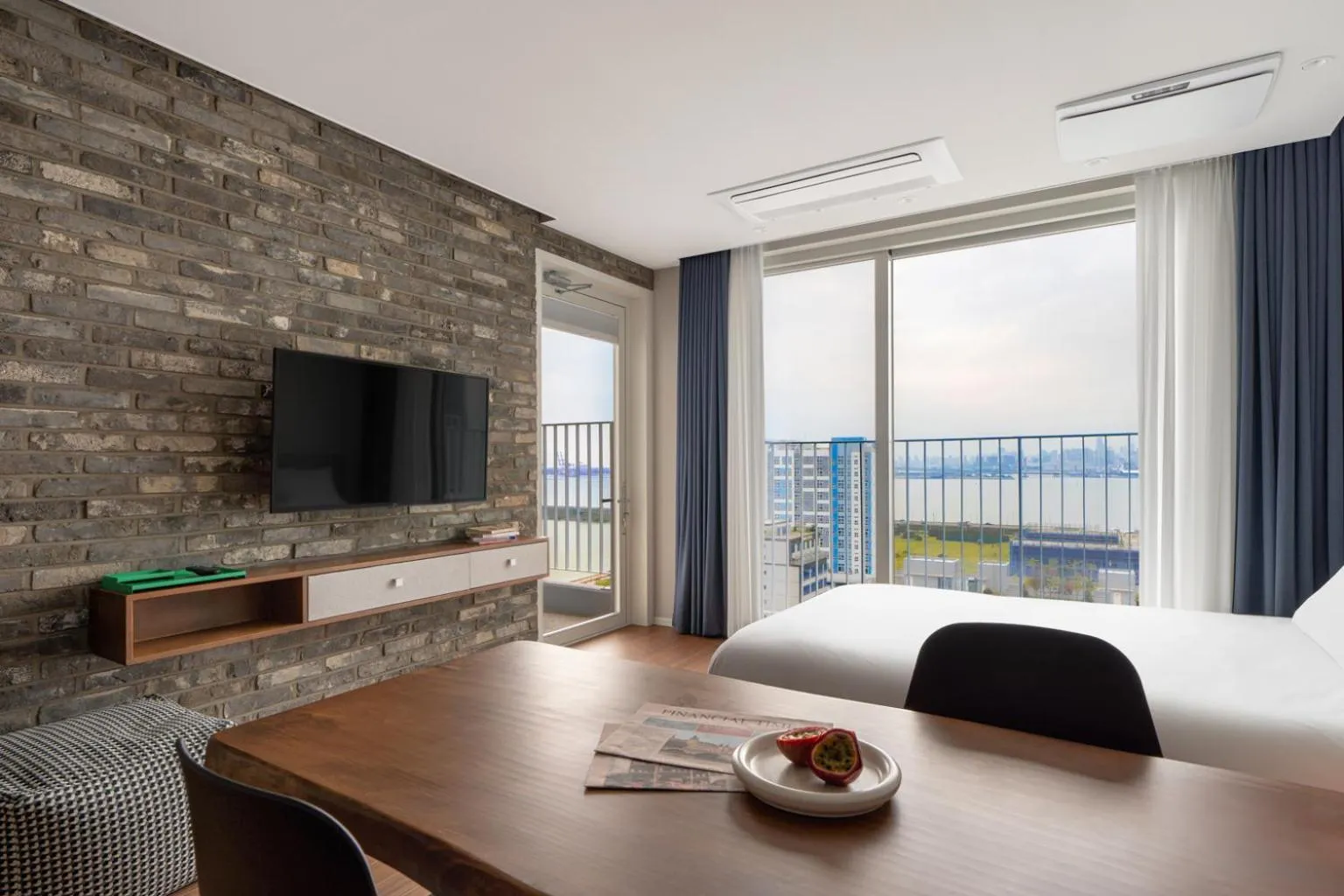 Photo of the whole room, Bed in Urbanstay Siheung Geobukseom