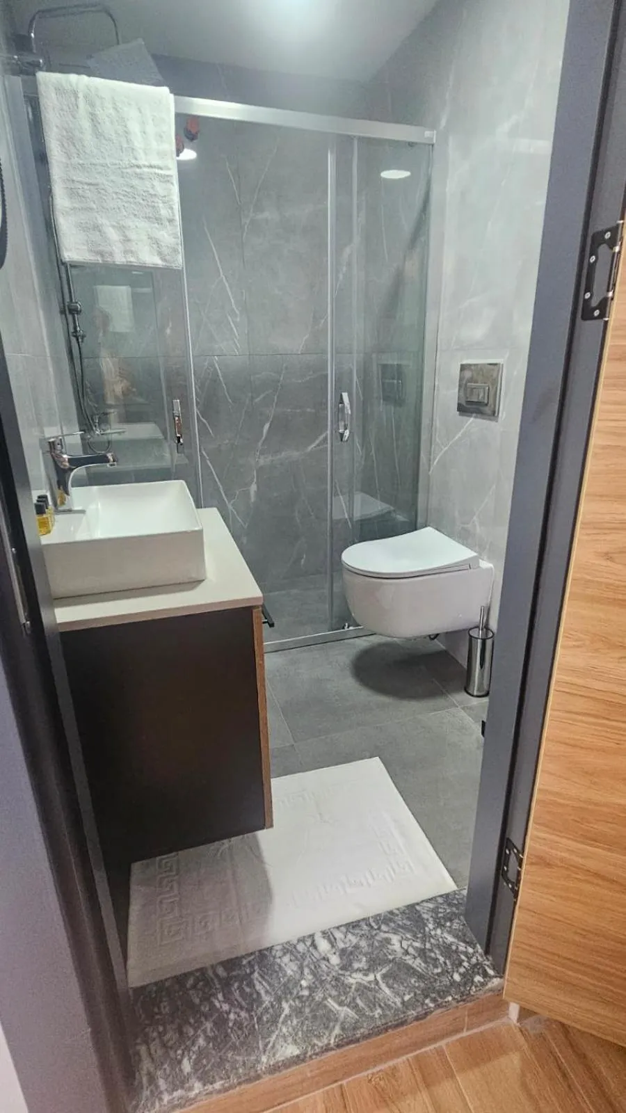 Shower in Mimoza Konyaaltı