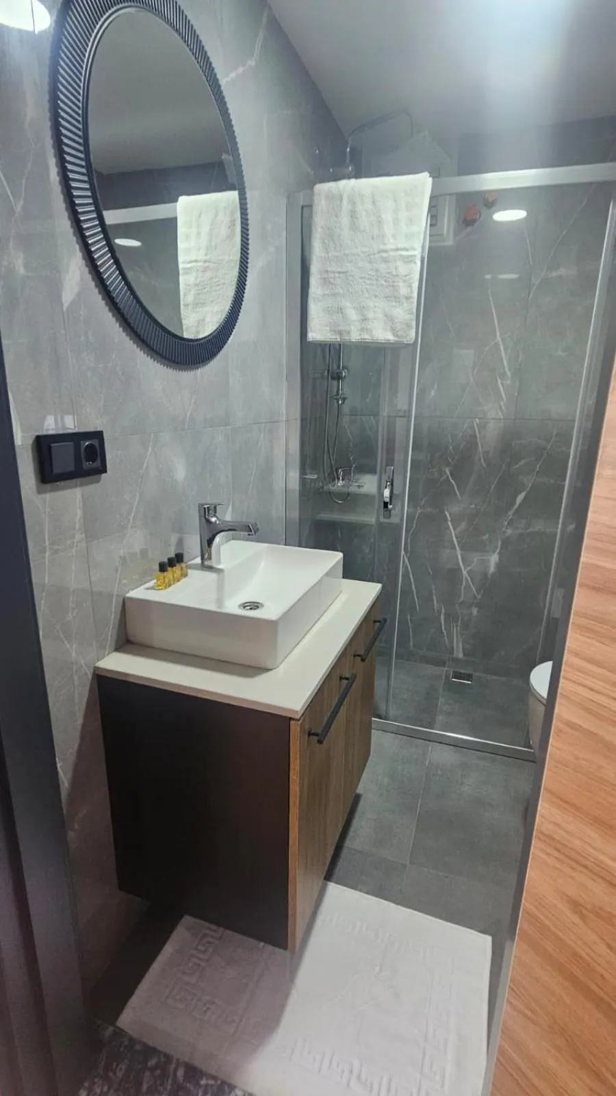 Shower in Mimoza Konyaaltı