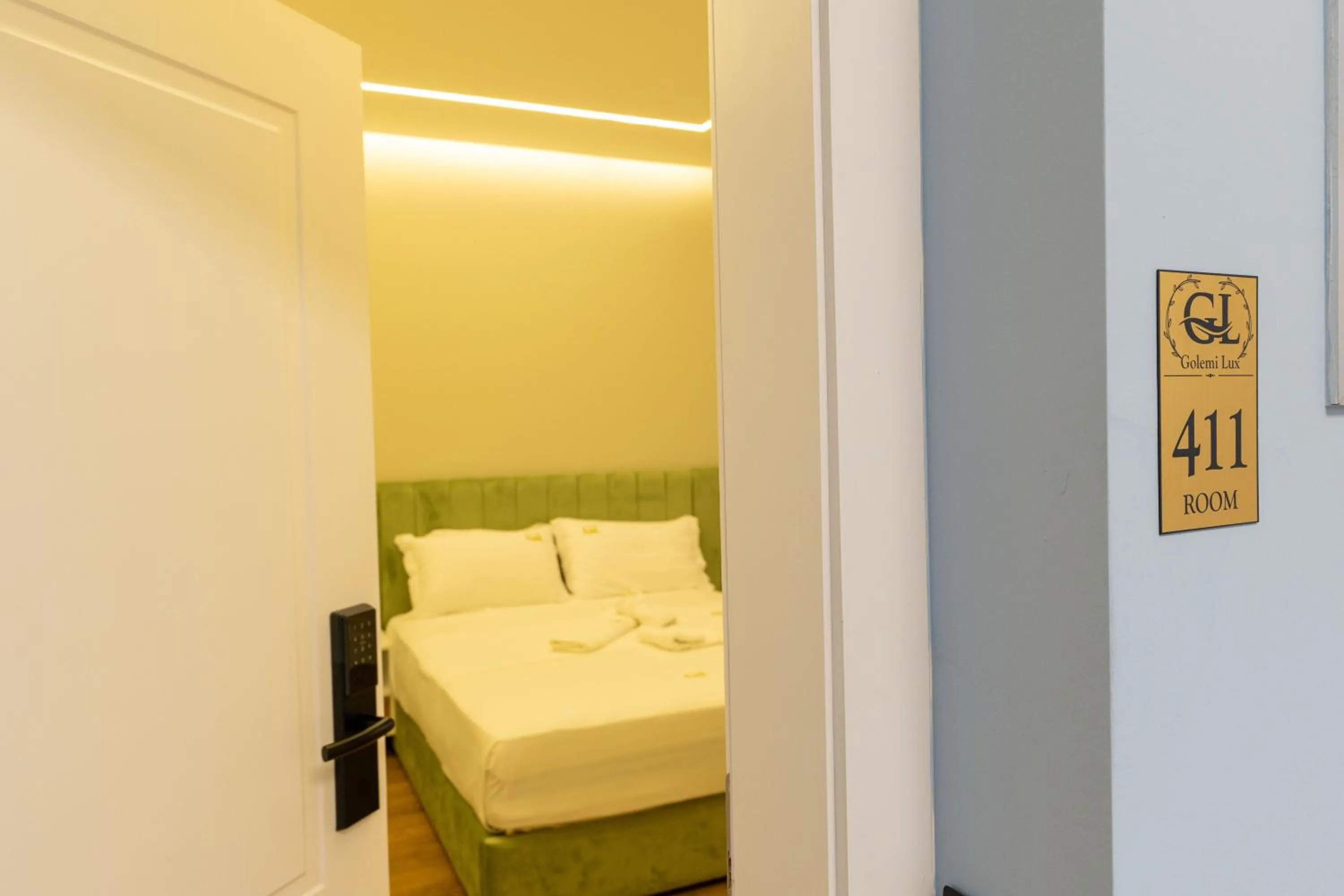 Bed in Golemi Lux Hotel