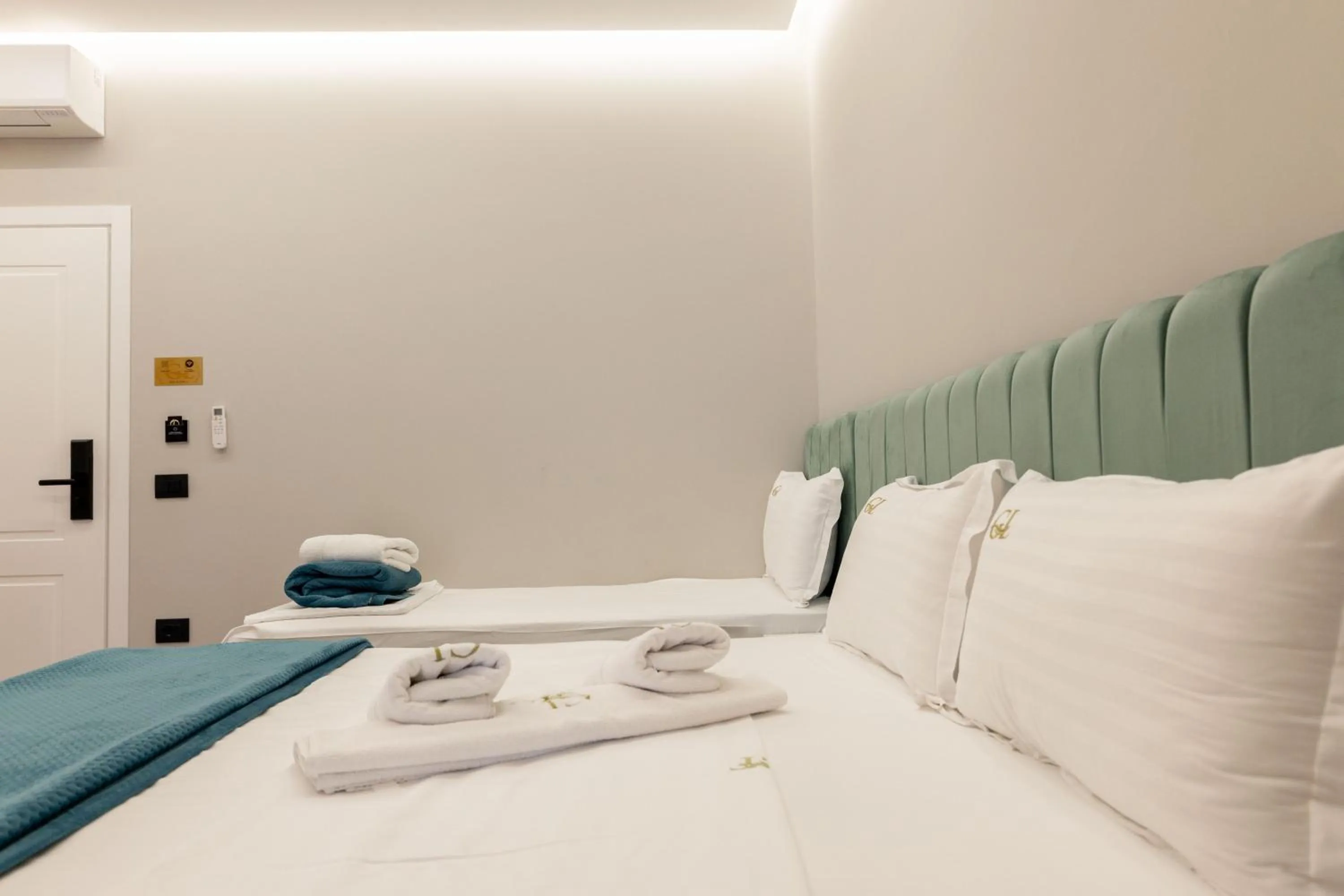 Bed in Golemi Lux Hotel