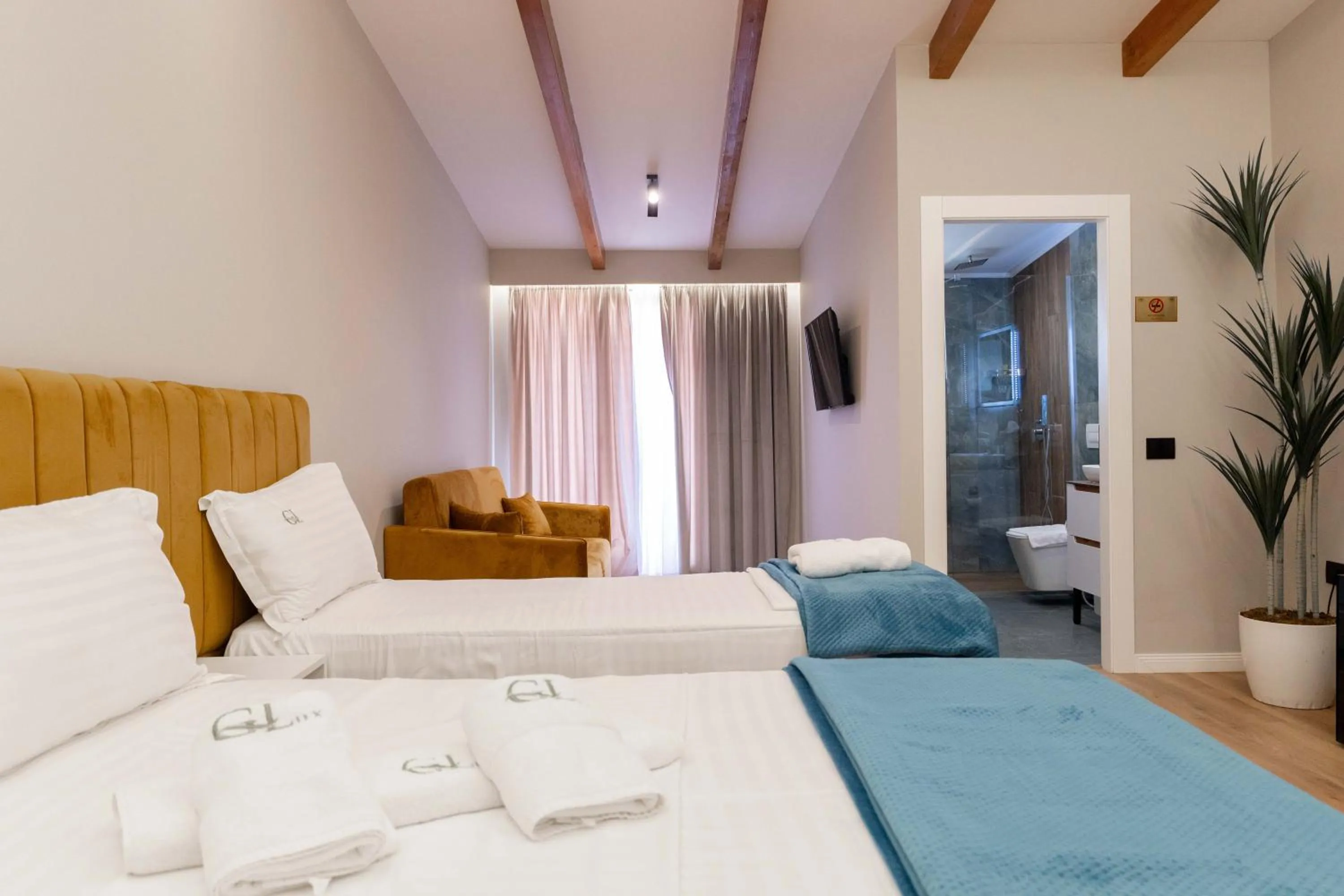 Bed in Golemi Lux Hotel