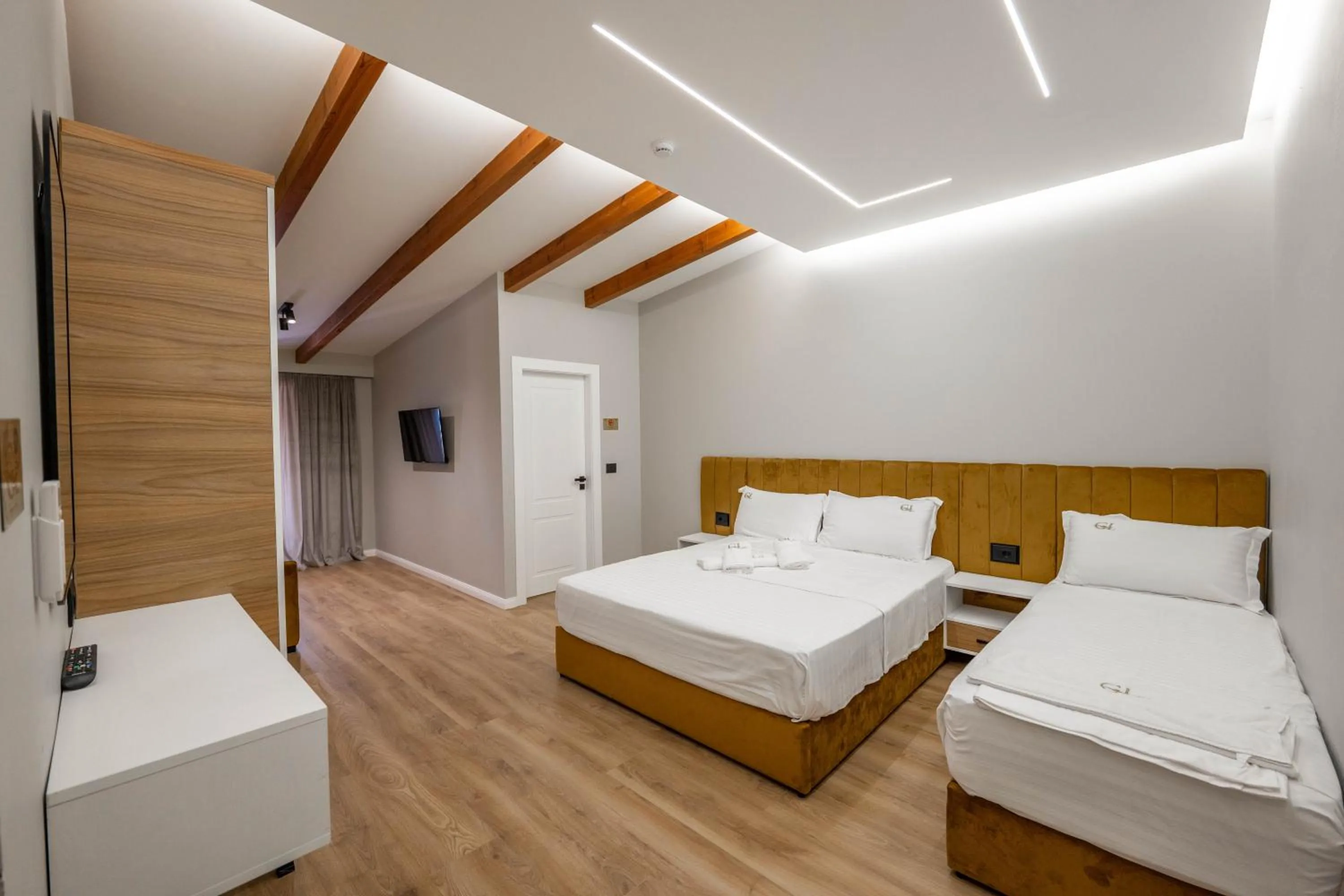 Bed in Golemi Lux Hotel