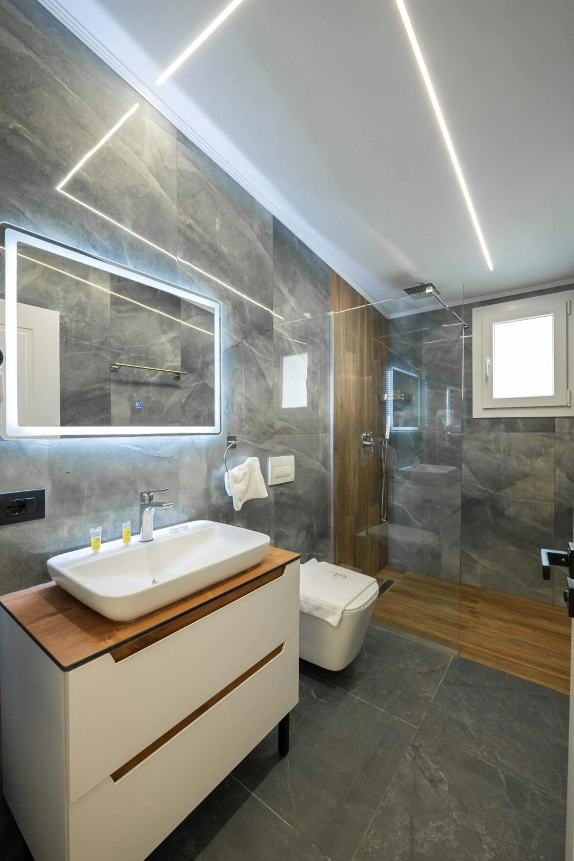 Bathroom in Golemi Lux Hotel