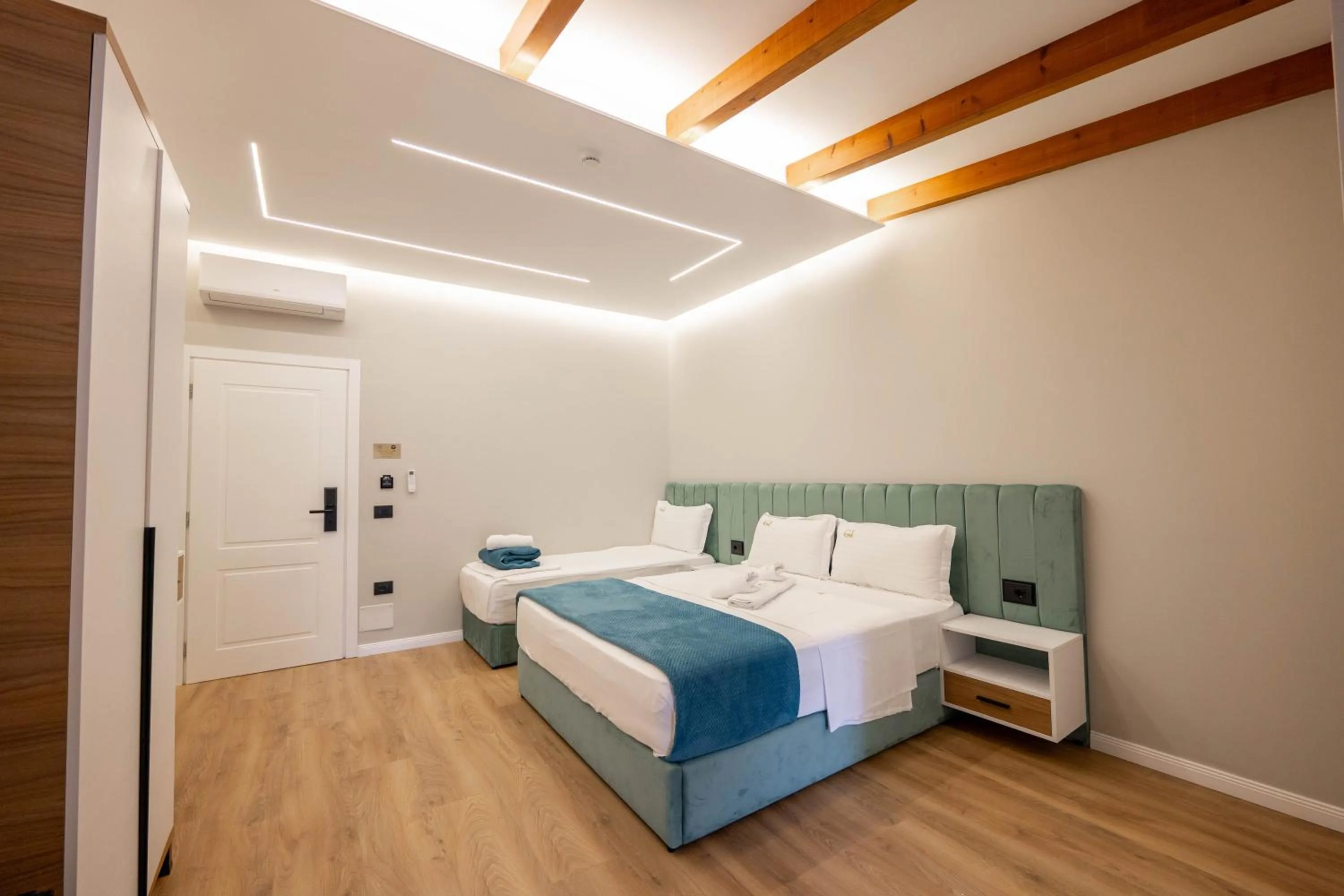 Bed in Golemi Lux Hotel