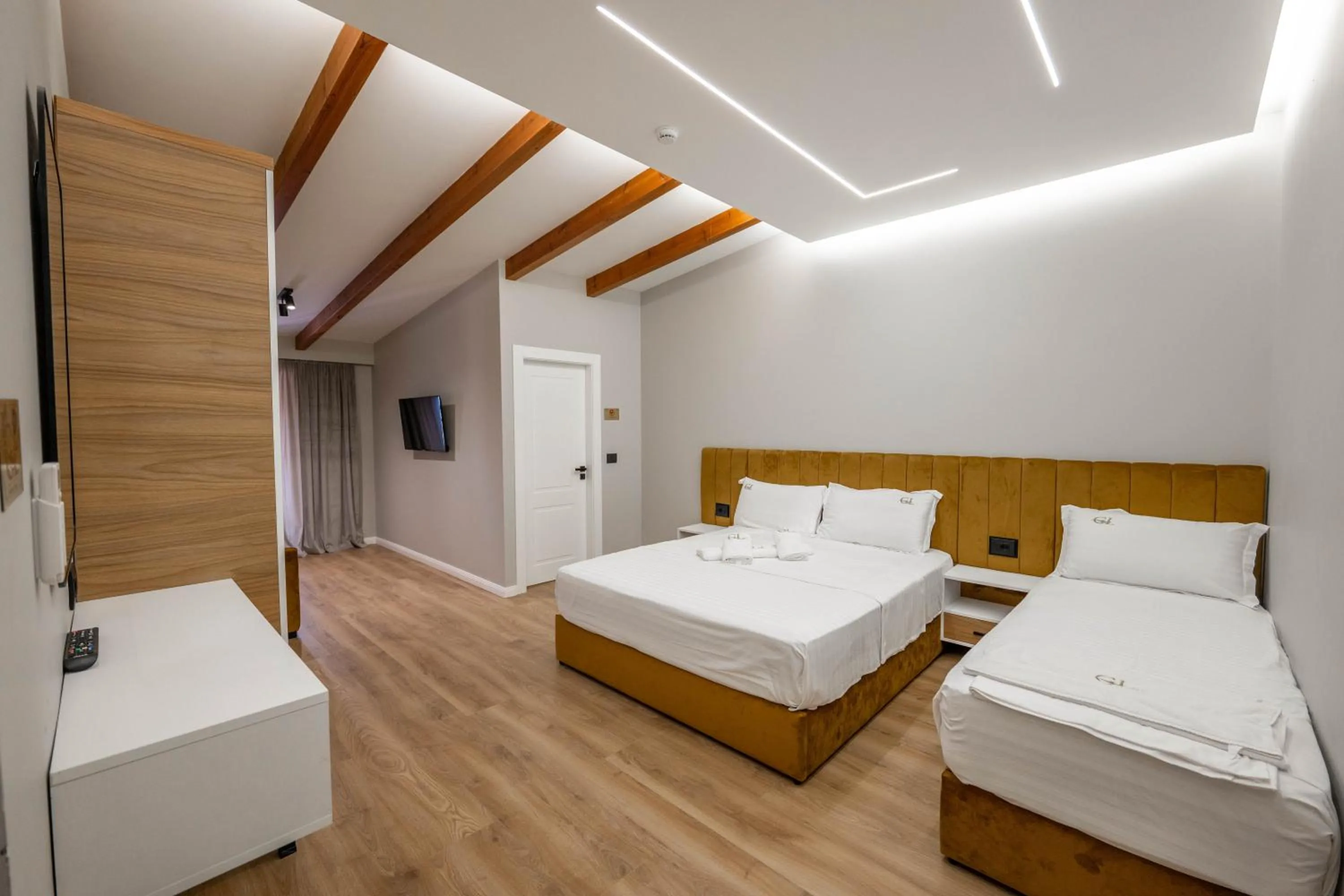 Bed in Golemi Lux Hotel