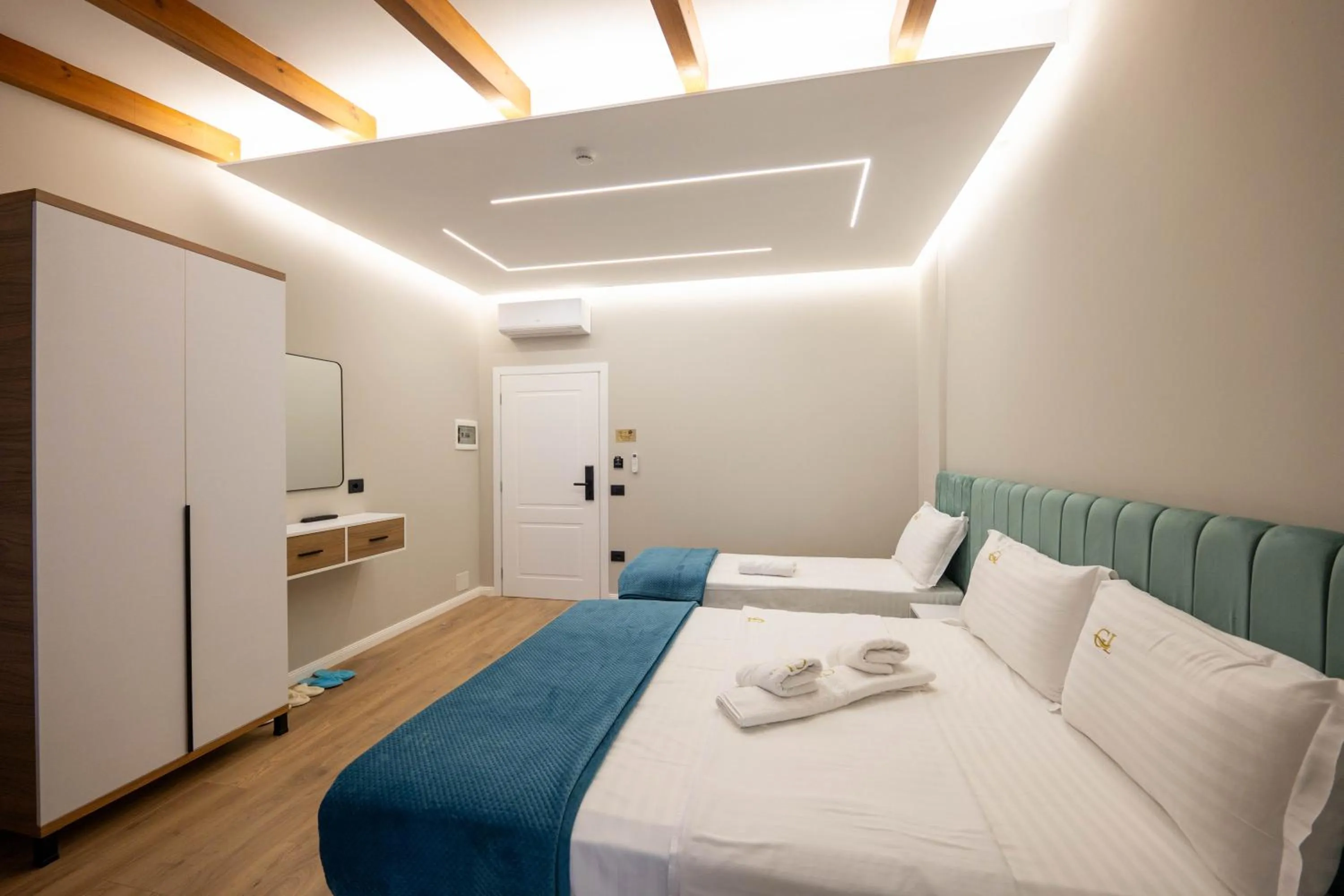 Bed in Golemi Lux Hotel