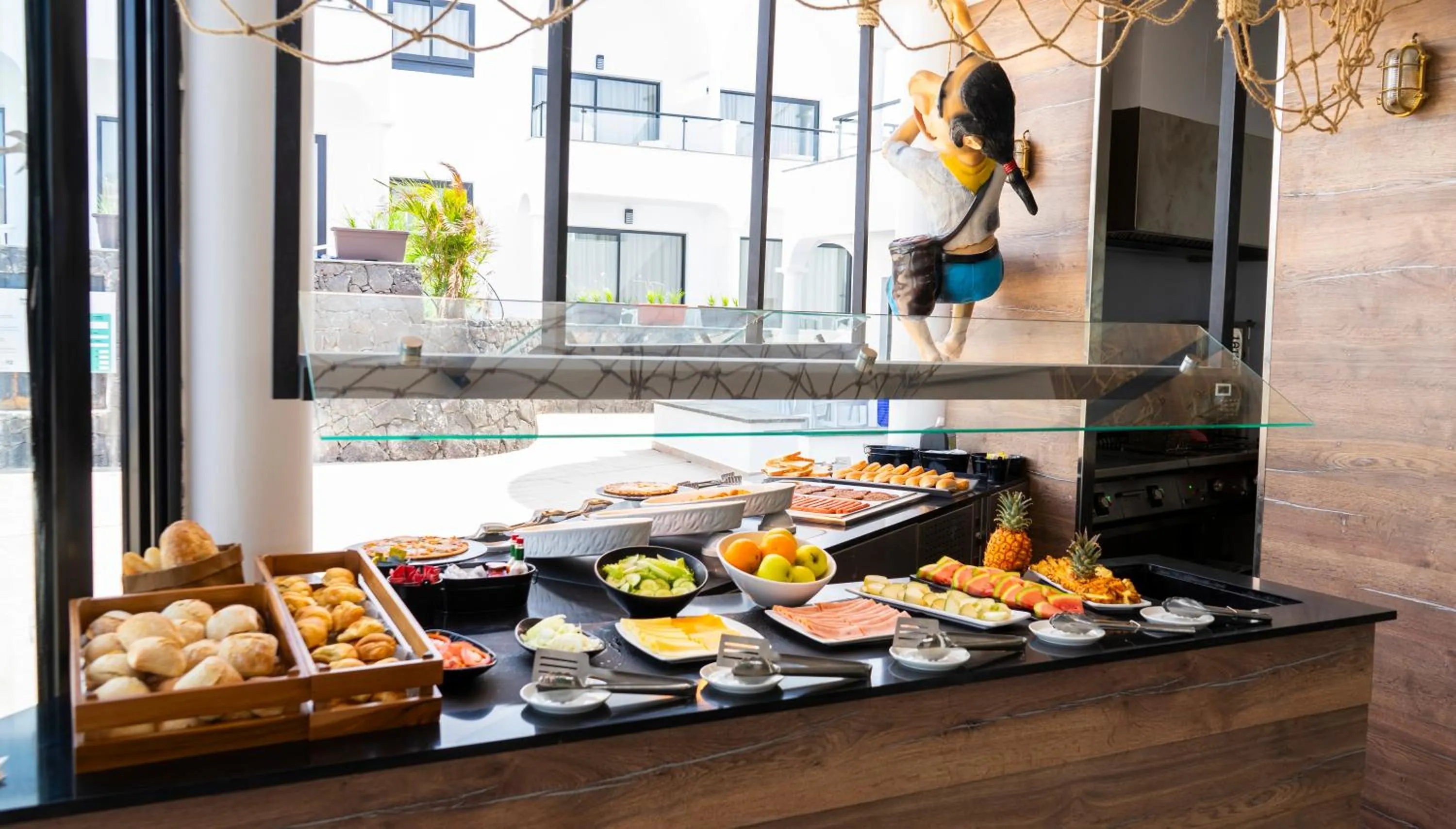 Buffet breakfast in Bakour Lanzarote Splash