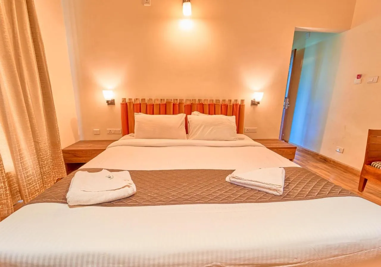 Bed in AJ Gable Clouds Ooty by VOYE HOMES - Serene Stay Near Avalanche Emerald Lake