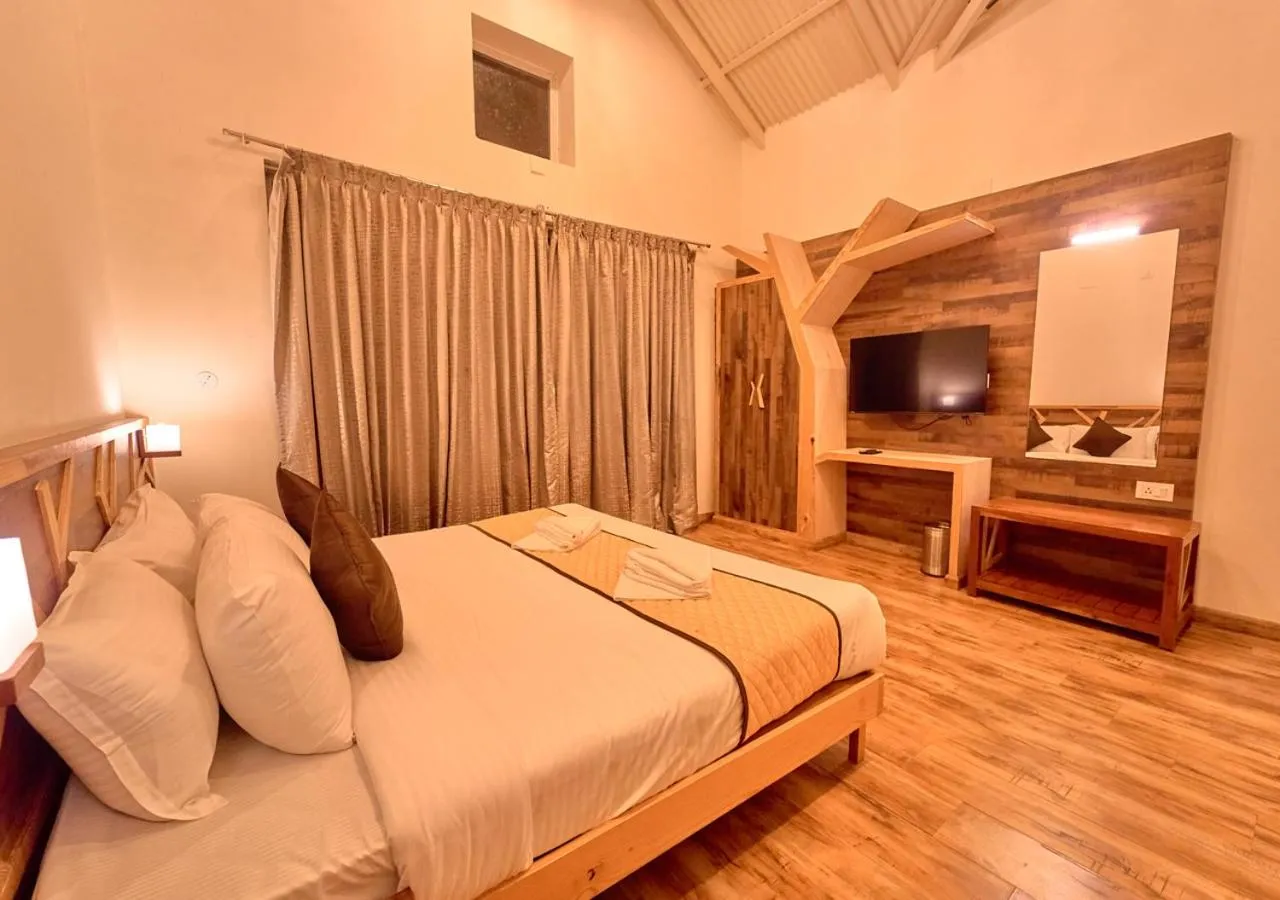 Bed in AJ Gable Clouds Ooty by VOYE HOMES - Serene Stay Near Avalanche Emerald Lake