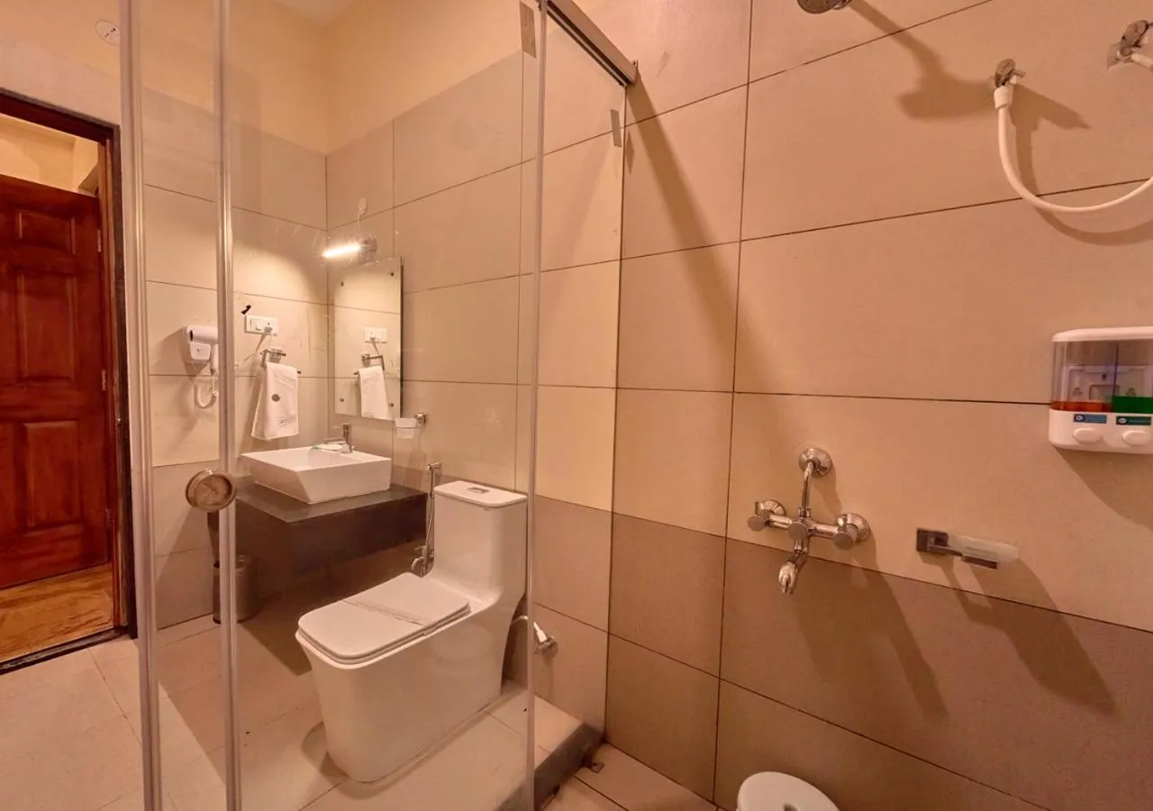 Toilet in AJ Gable Clouds Ooty by VOYE HOMES - Serene Stay Near Avalanche Emerald Lake