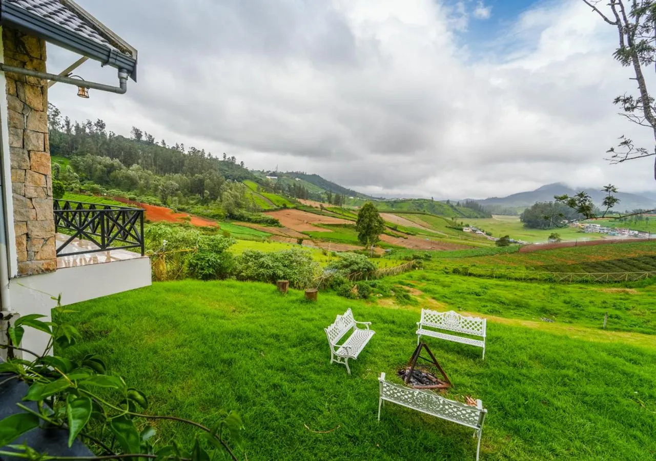 Garden in AJ Gable Clouds Ooty by VOYE HOMES - Serene Stay Near Avalanche Emerald Lake