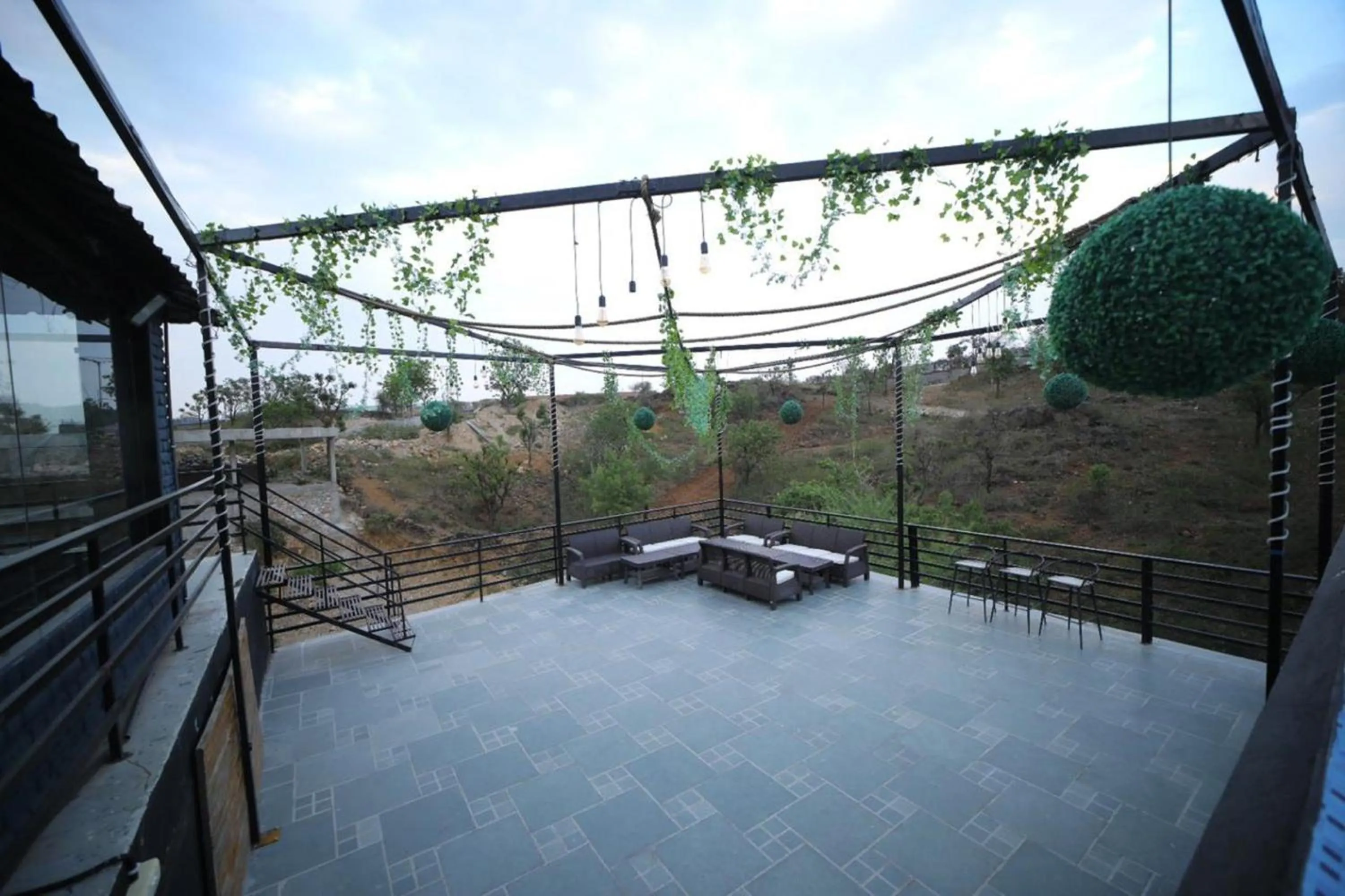 Restaurant/places to eat in Shiv Ashray Resort