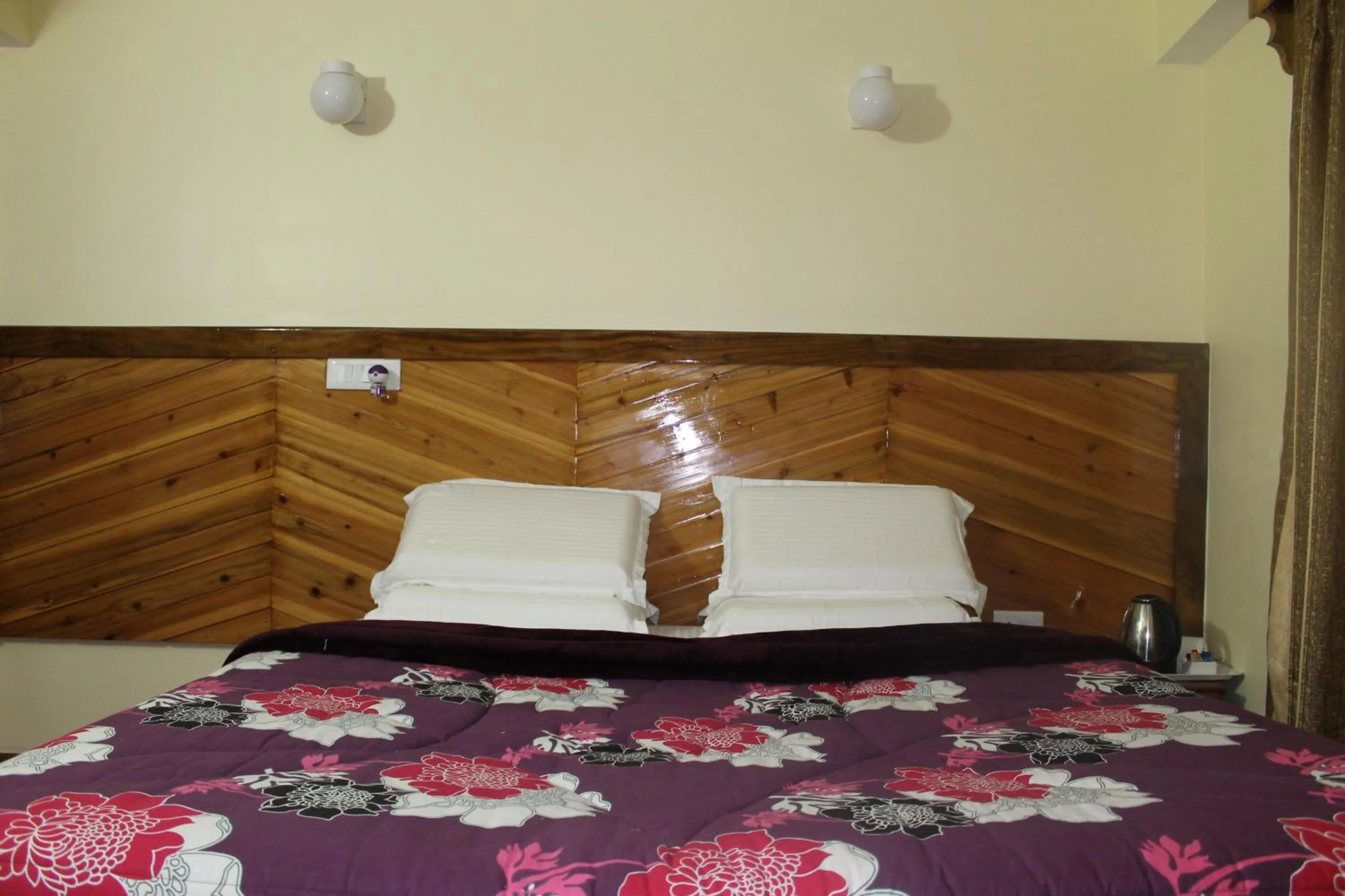 Bed in Hotel White Yak