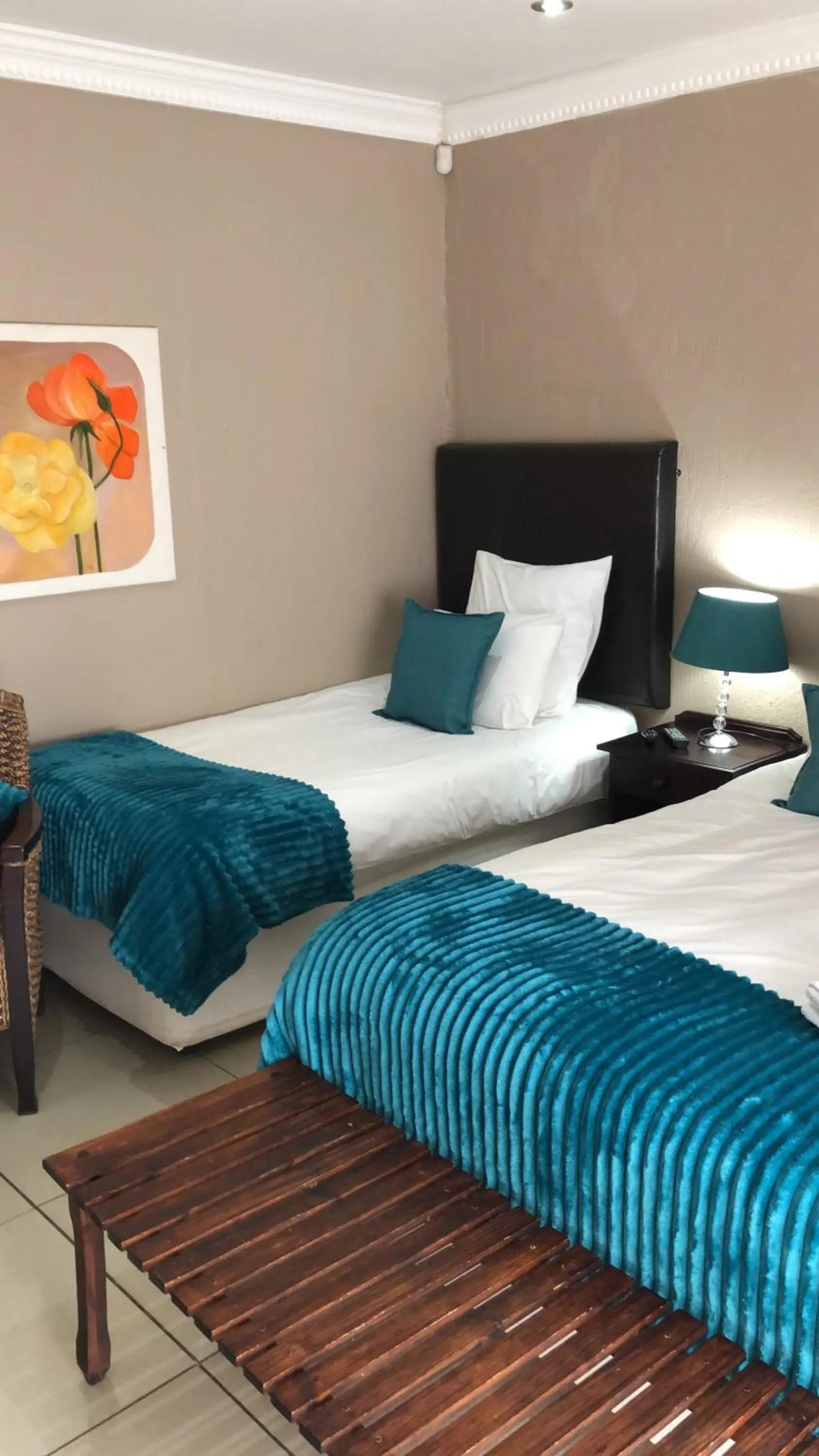 Bedroom, Bed in Bettie's Luxury Lodge