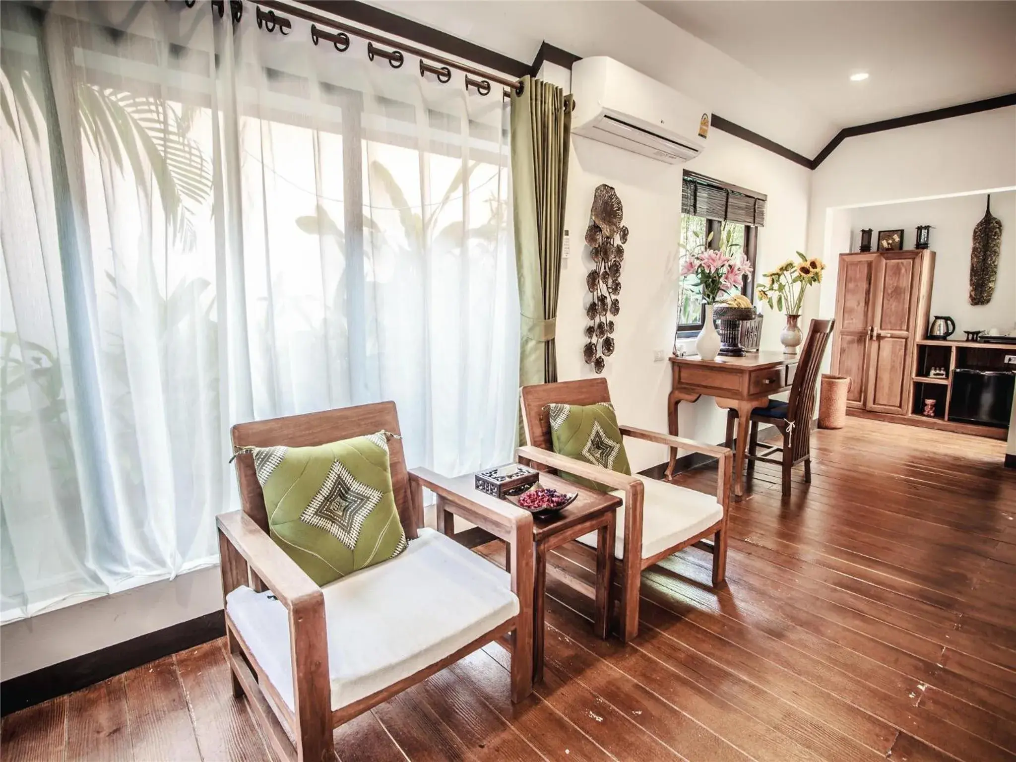 Triple Room with Garden View in E-outfitting Boutique Chiang Mai Triple Room with Garden View in E-outfitting Boutique Chiang Mai