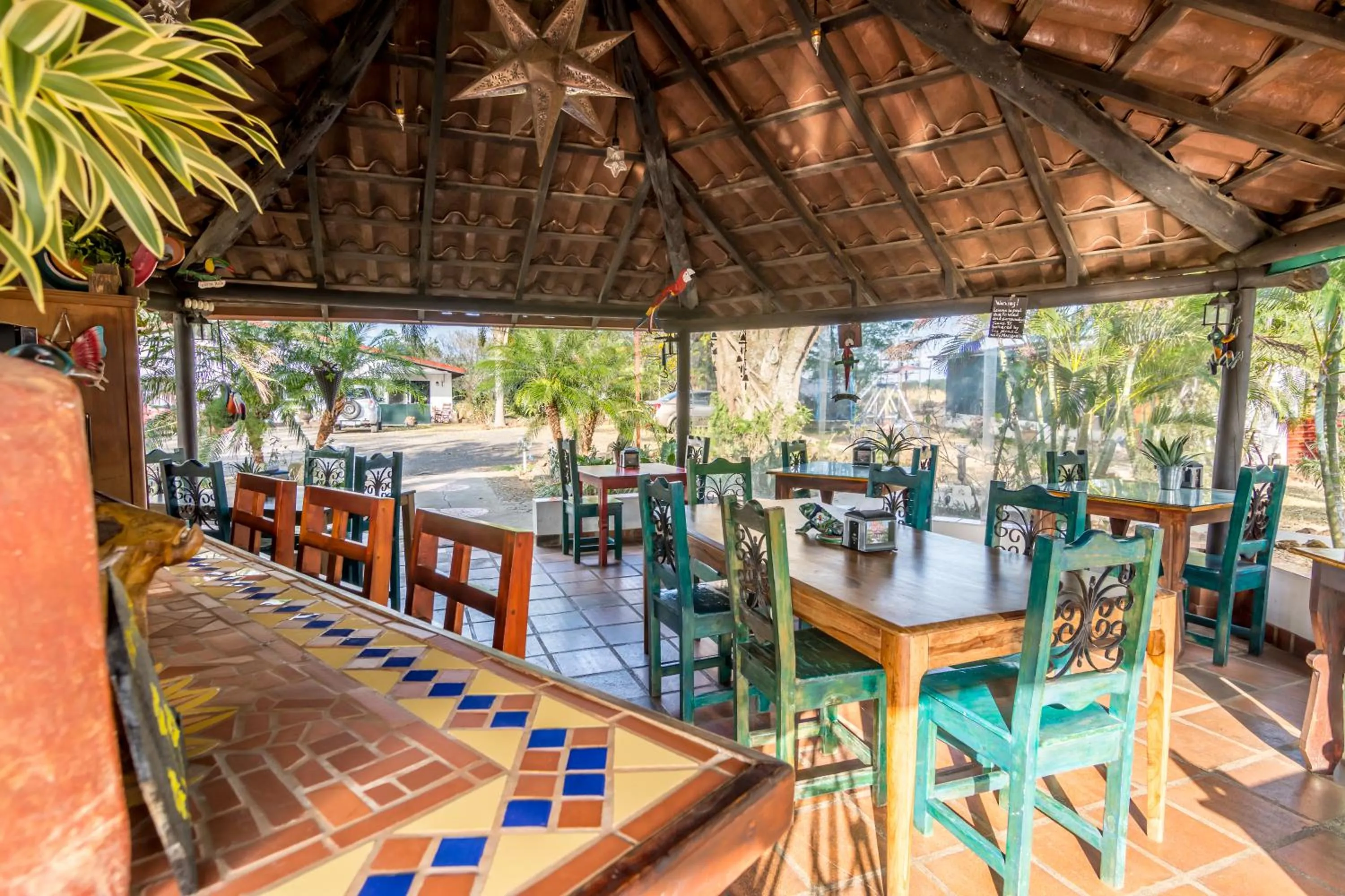 Restaurant/places to eat in Villa Margarita