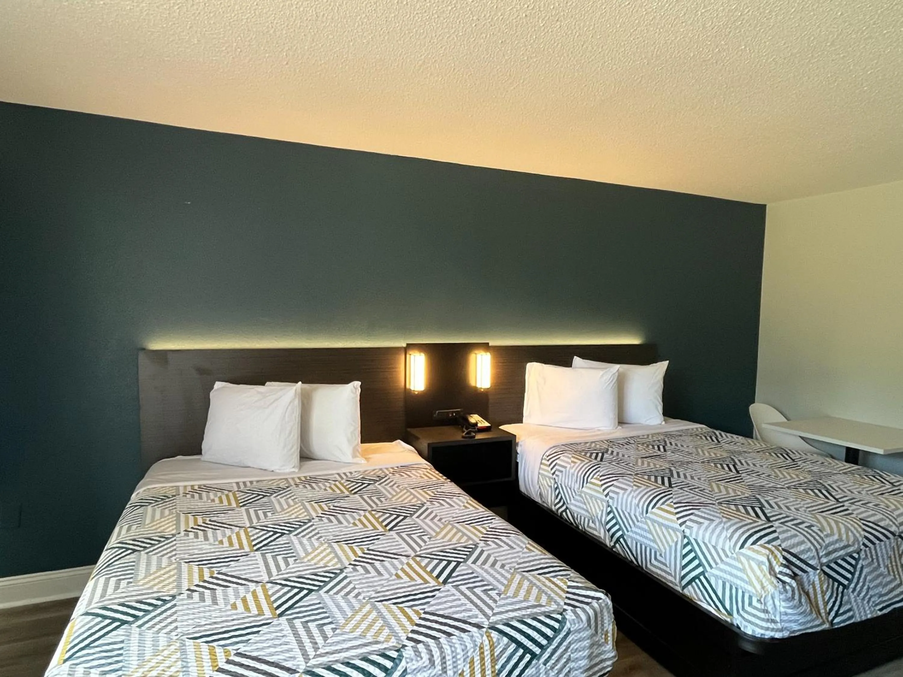 Bedroom, Bed in Americas Best Value Inn Hammond