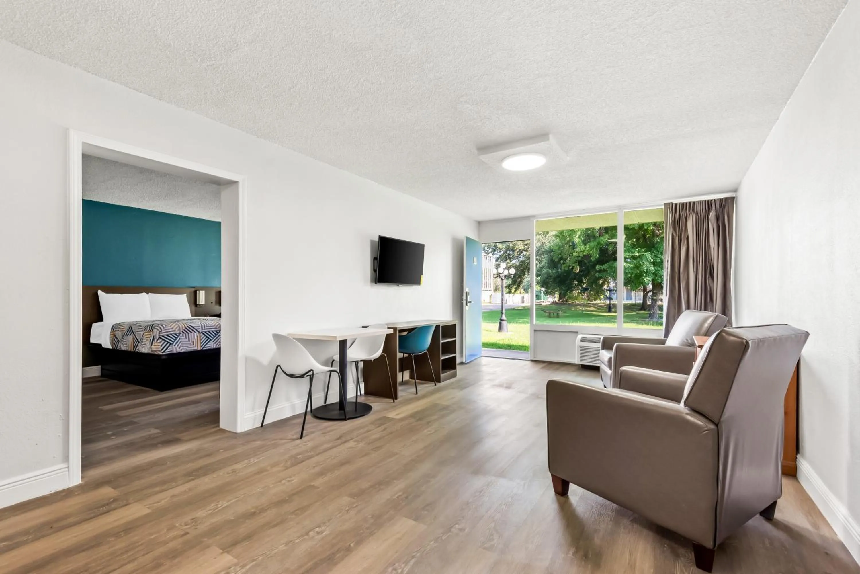 Bedroom in Studio 6 Hammond, LA I12 I55