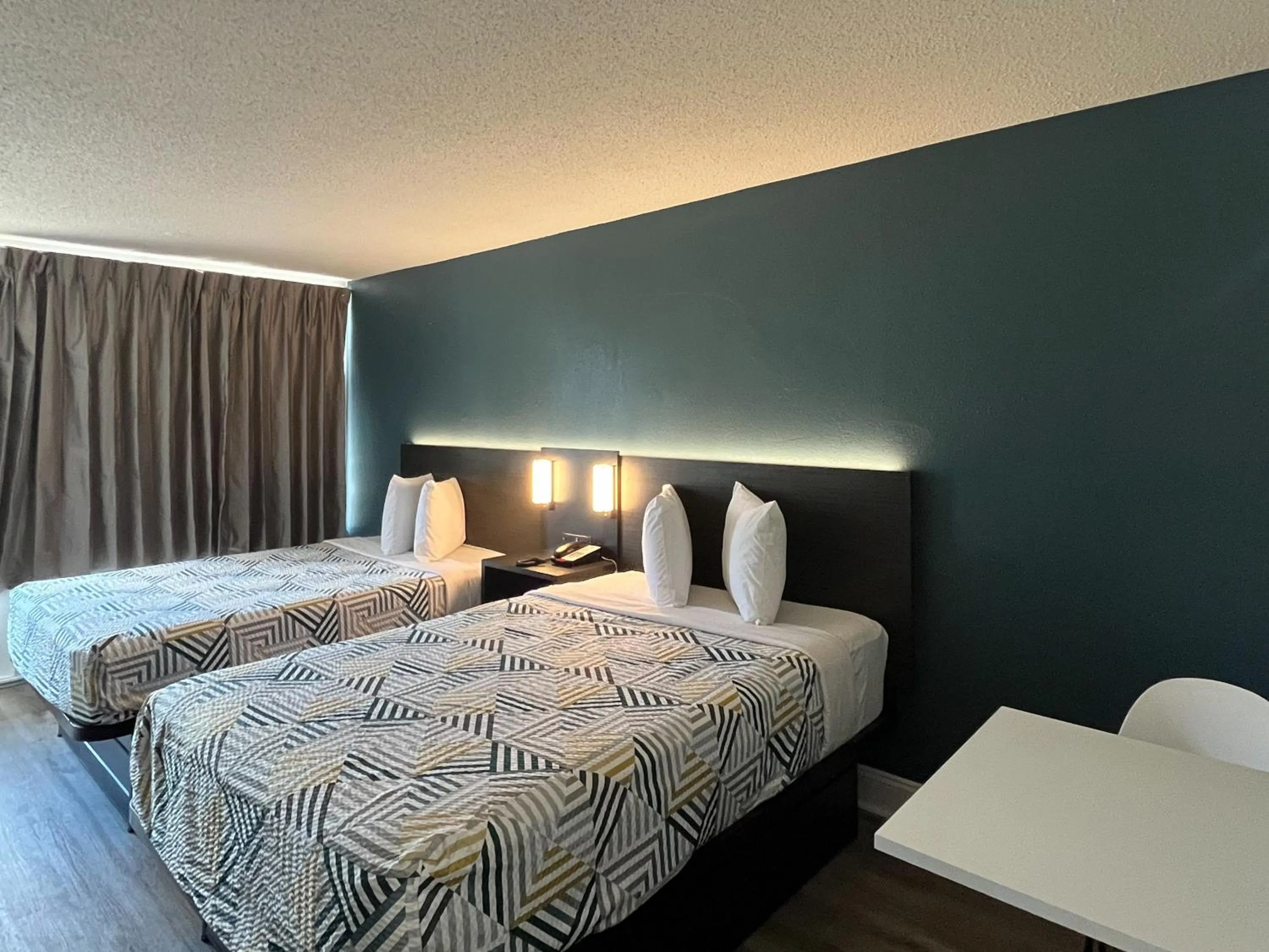 Bedroom, Bed in Americas Best Value Inn Hammond