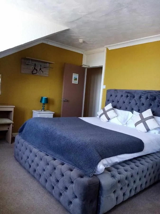 Bedroom, Bed in Ty Dderw Country Inn