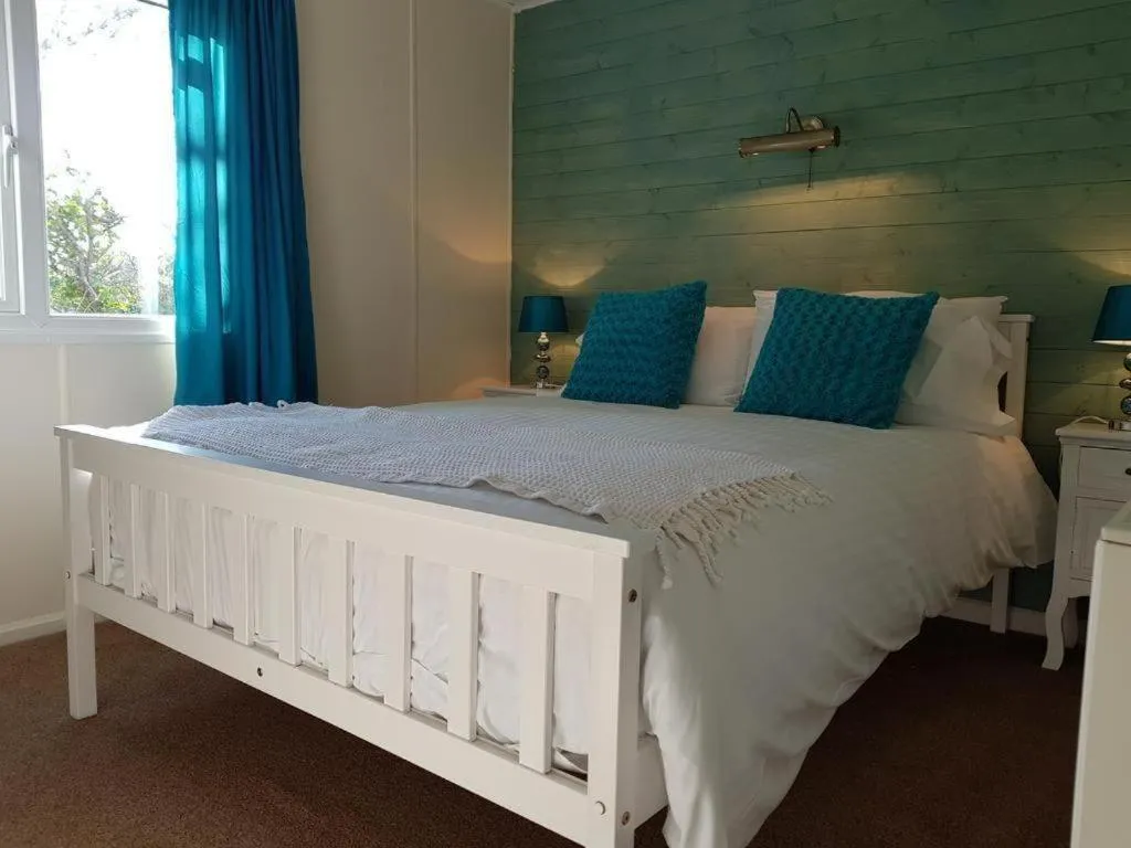 Bedroom, Bed in Ty Dderw Country Inn