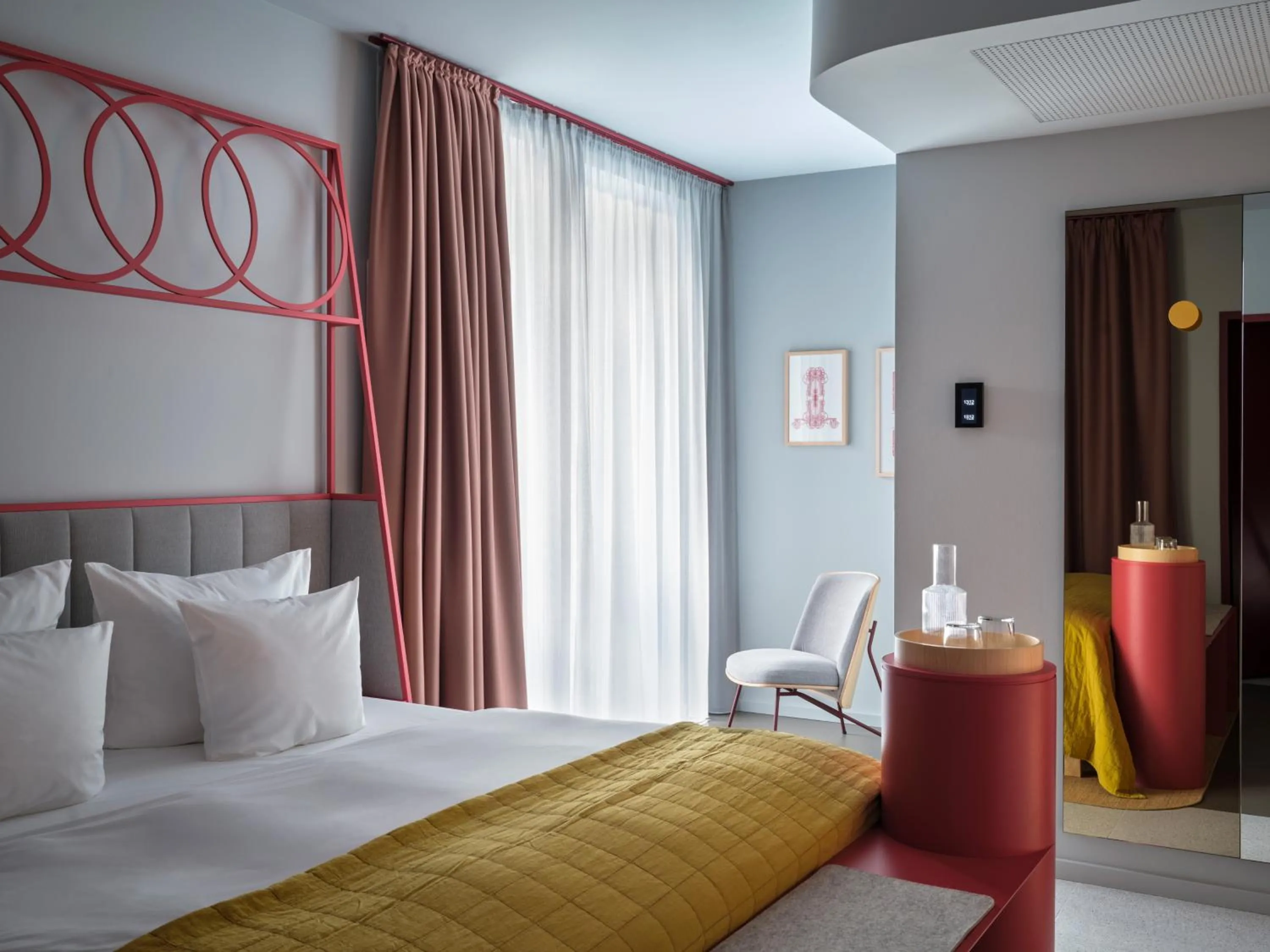 Bed in NOXX Hotel Marburg