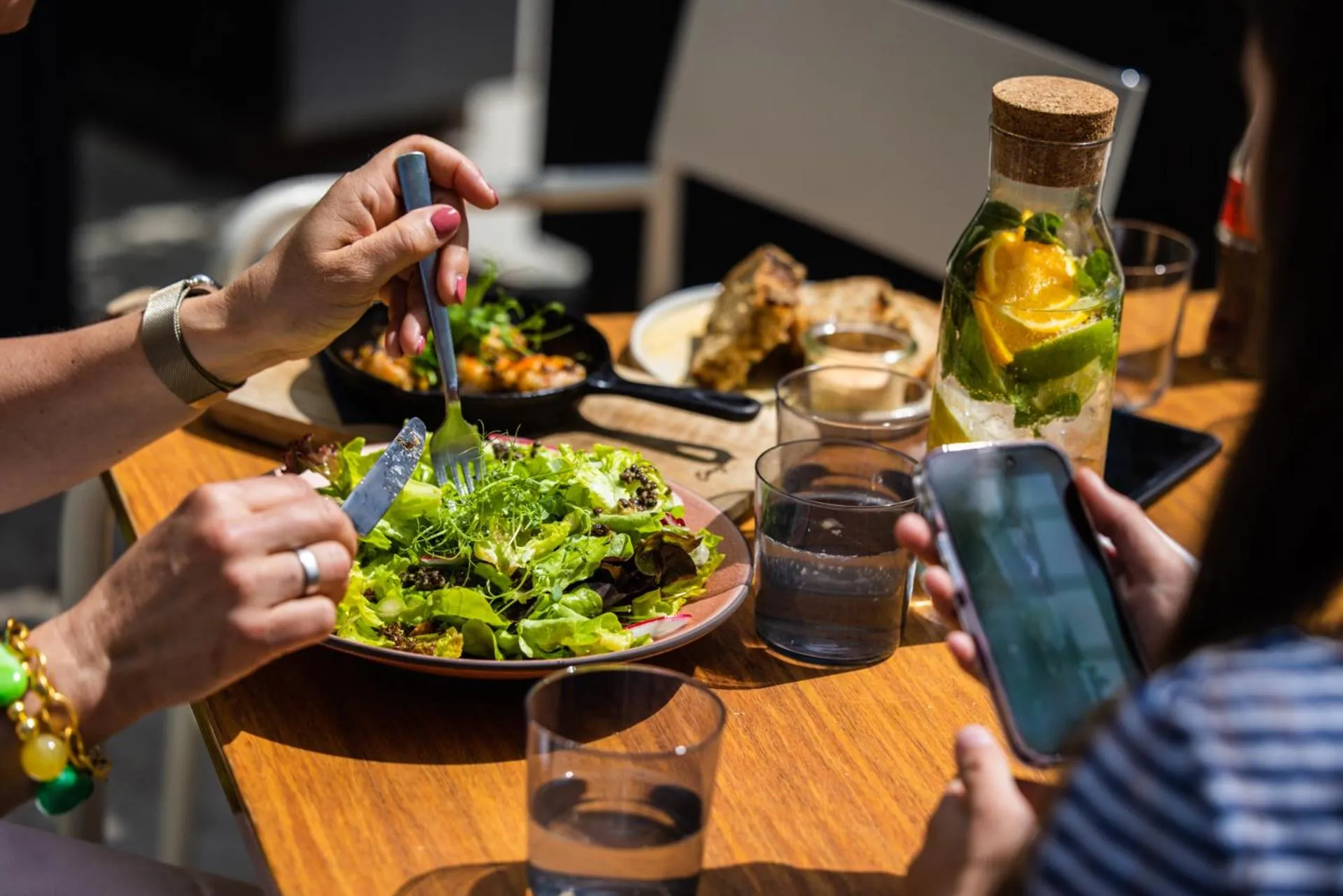 Restaurant/places to eat in NOXX Hotel Marburg