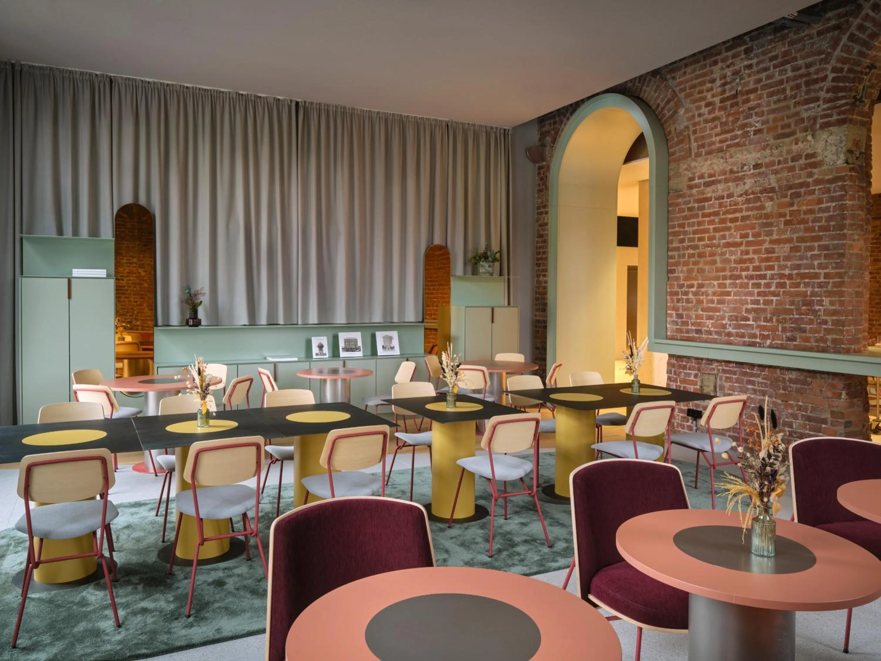 Seating area in NOXX Hotel Marburg