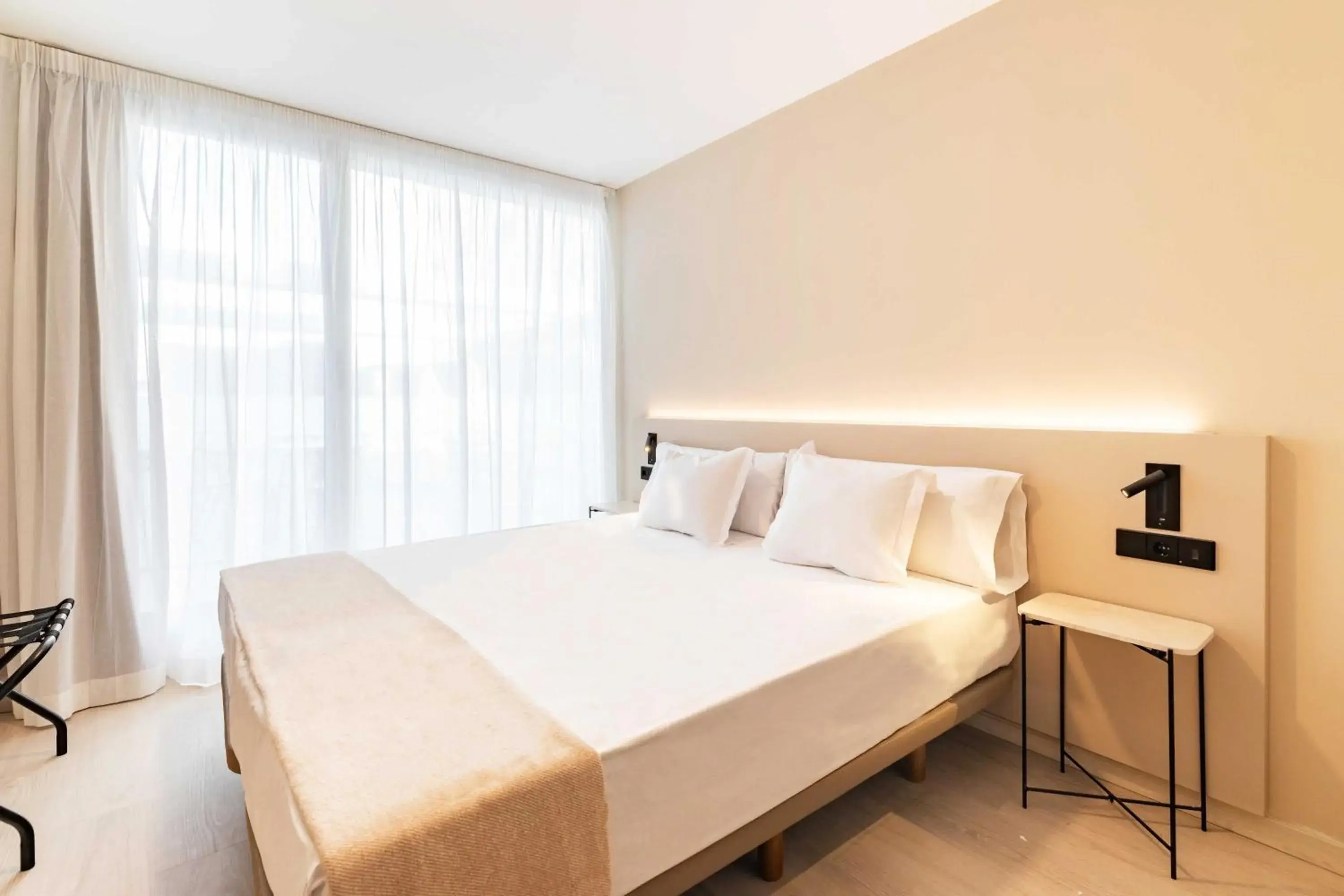 Economy Double or Twin Room in HQ Arena Hotel Economy Double or Twin Room in HQ Arena Hotel