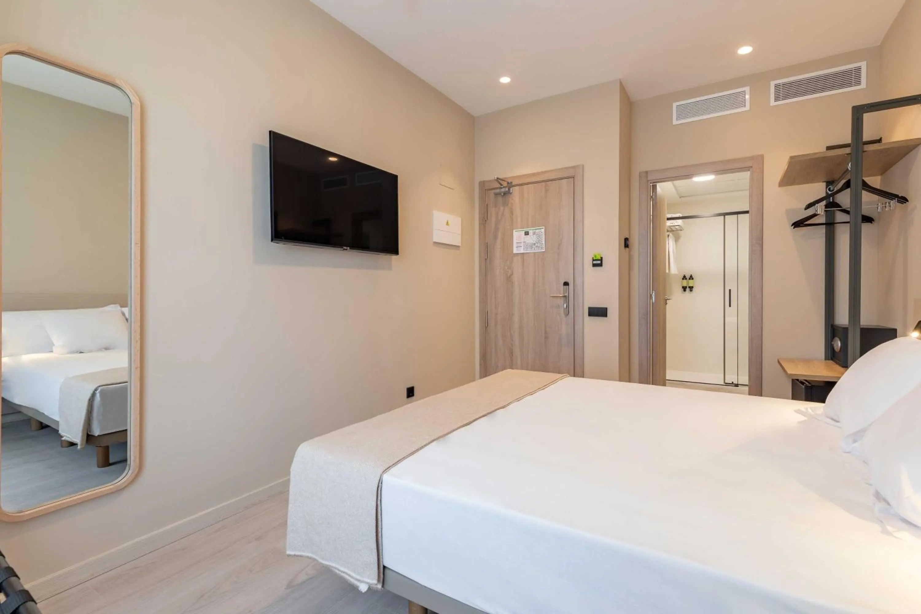 Standard Double Room in HQ Arena Hotel