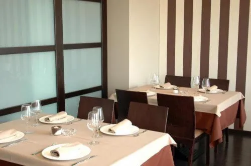 Restaurant/places to eat in Hotel Arteixo