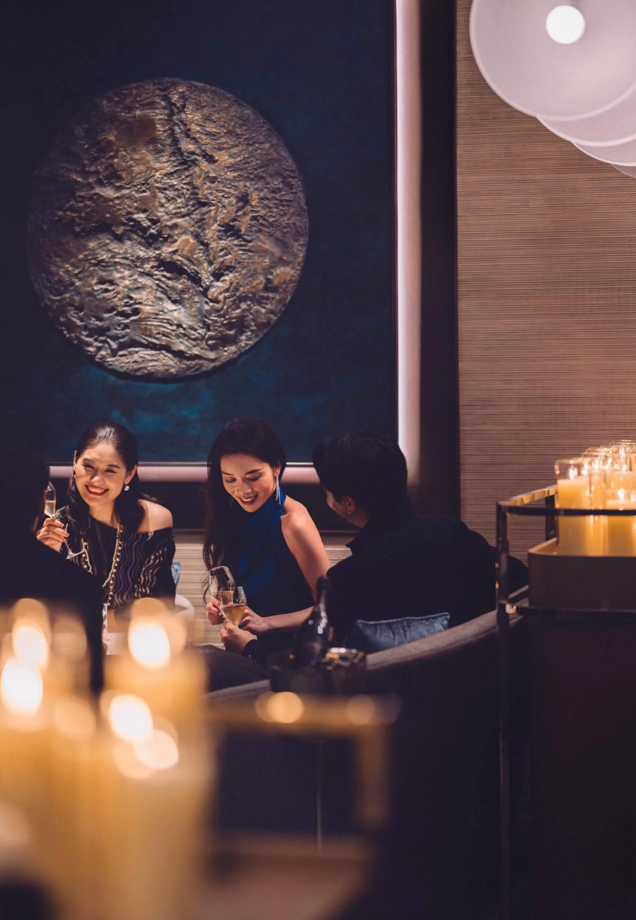 Lounge or bar in Four Seasons Hotel Hangzhou at Hangzhou Centre