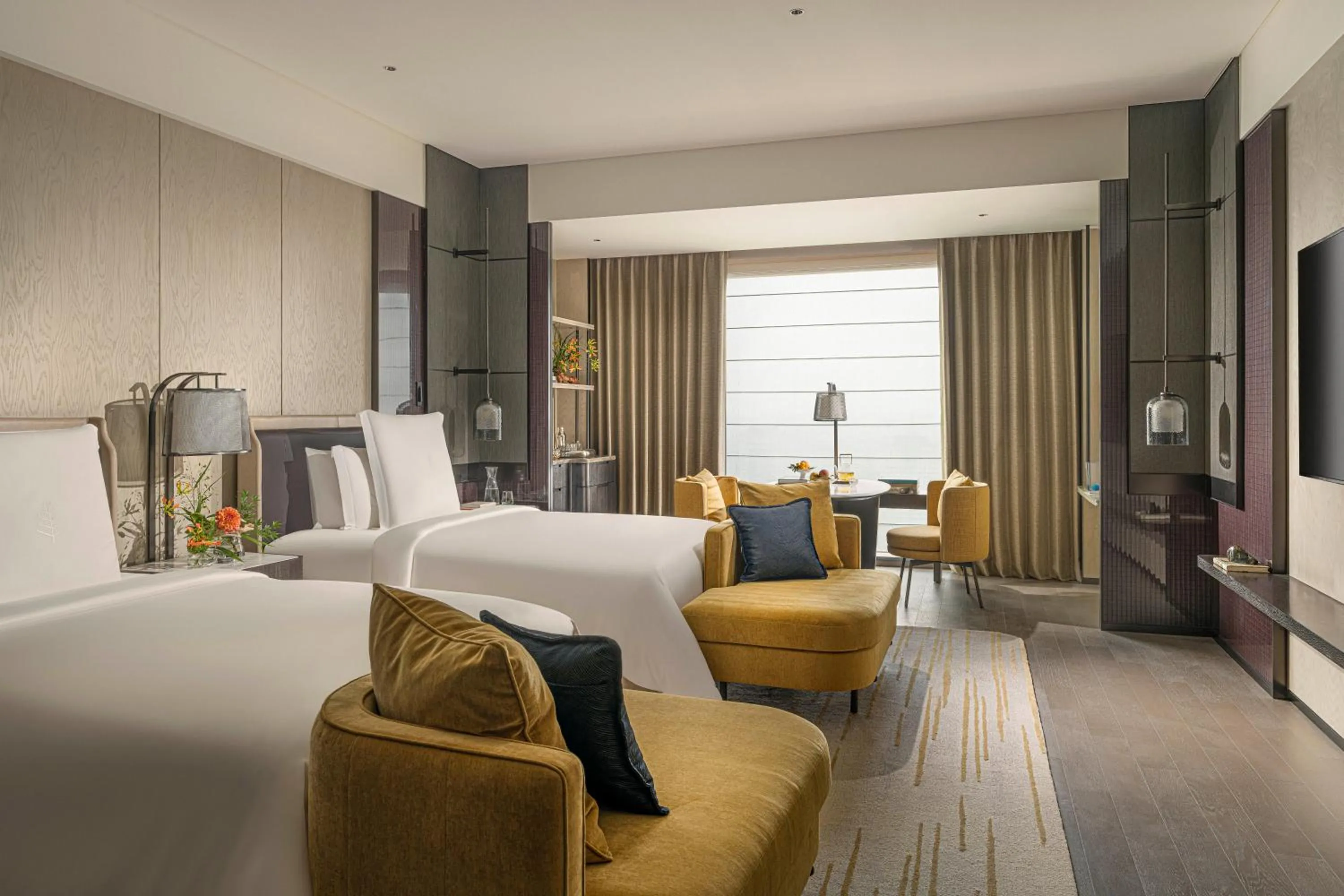 Bedroom, Bed in Four Seasons Hotel Hangzhou at Hangzhou Centre