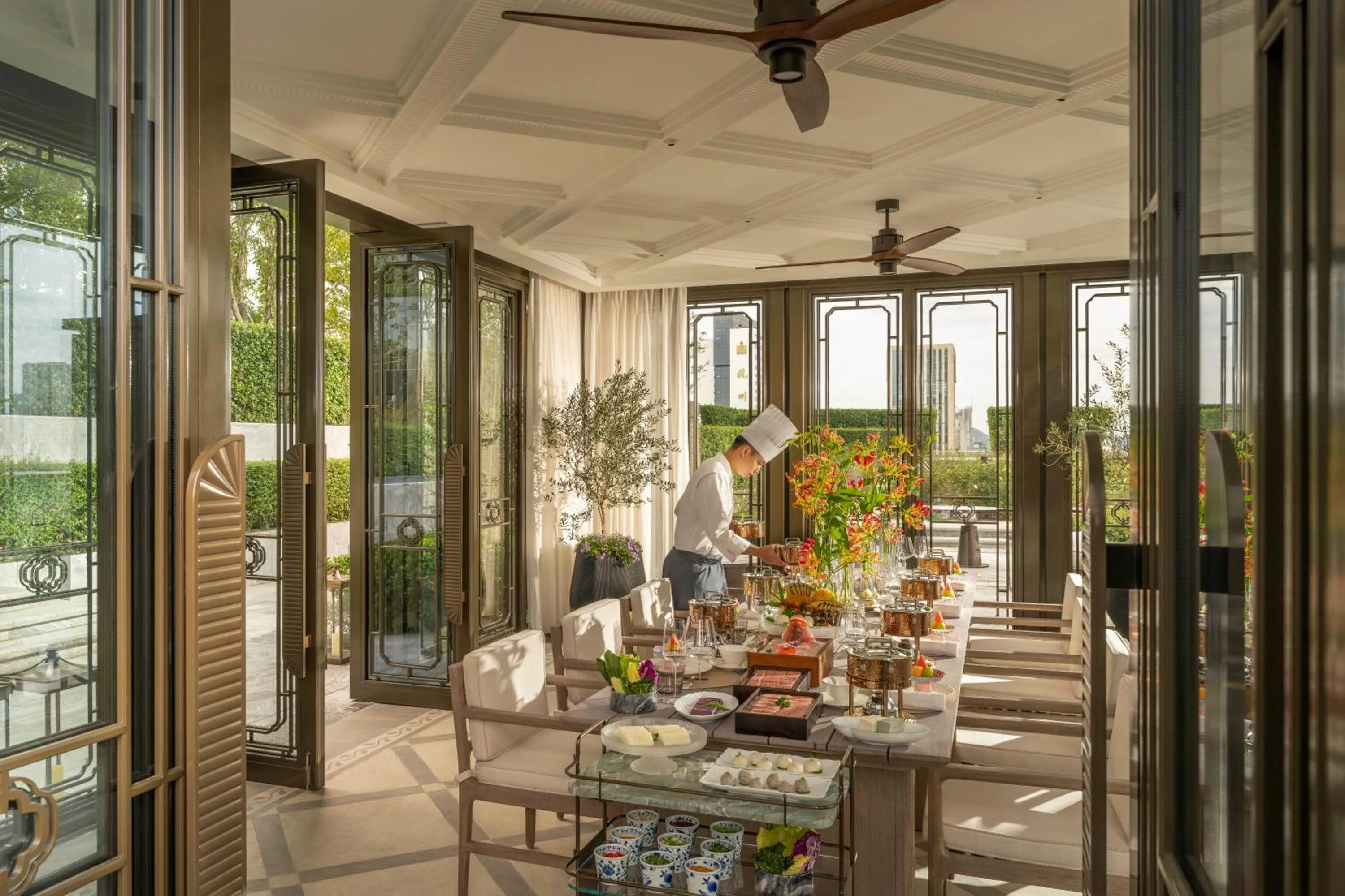 Garden in Four Seasons Hotel Hangzhou at Hangzhou Centre