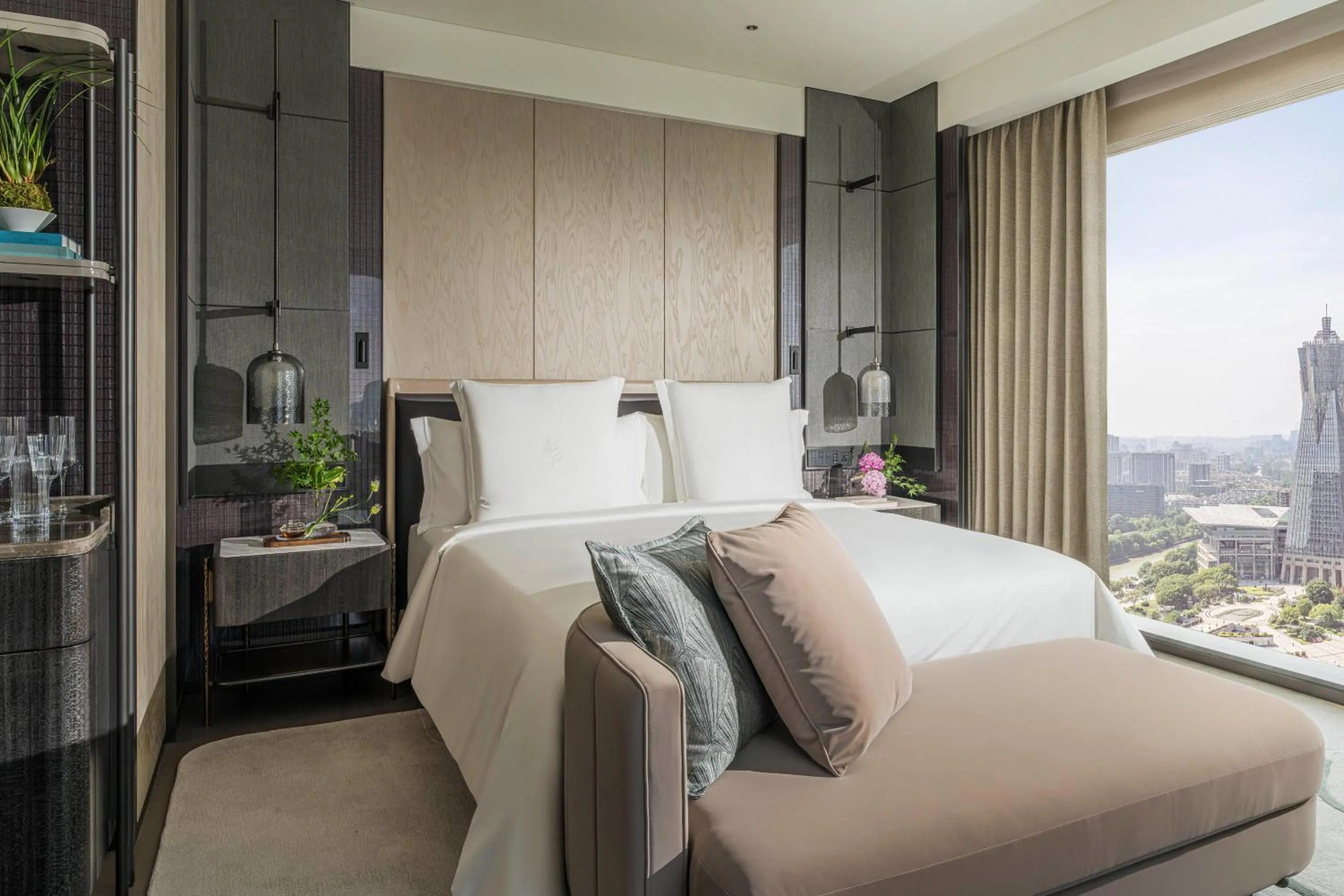 Bedroom, Bed in Four Seasons Hotel Hangzhou at Hangzhou Centre
