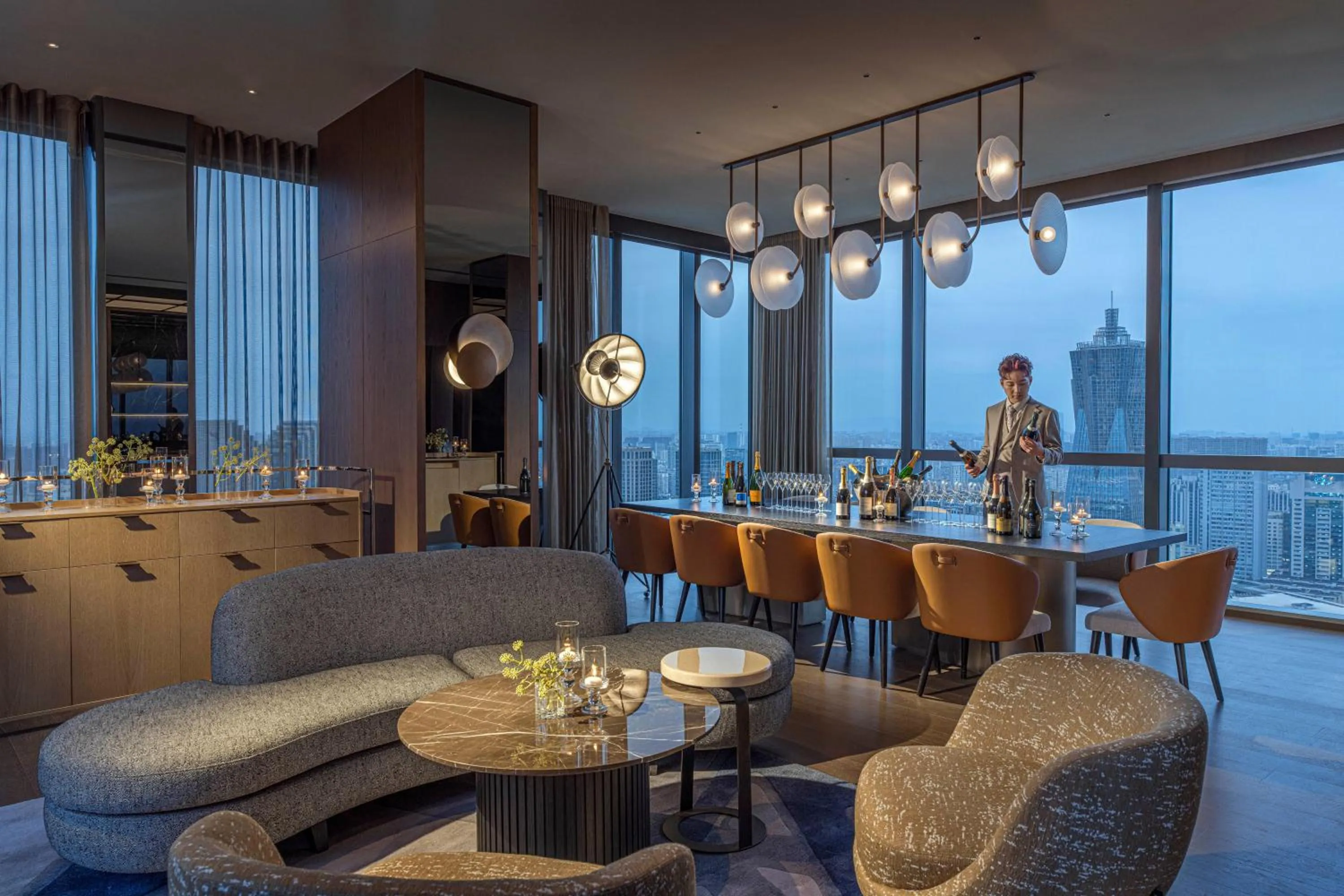 Lounge or bar in Four Seasons Hotel Hangzhou at Hangzhou Centre
