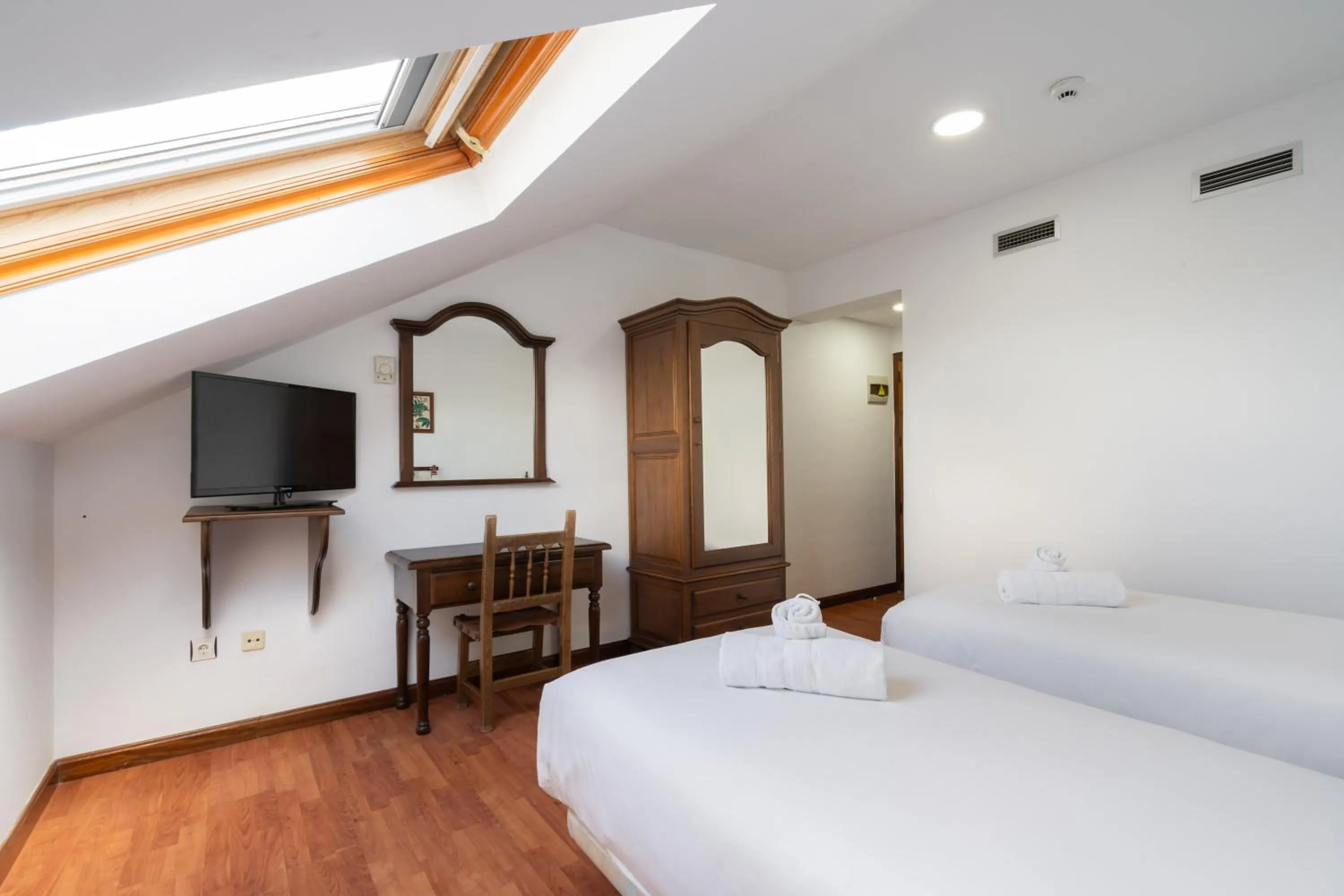 Bed in Hotel La Quinta de Santillán