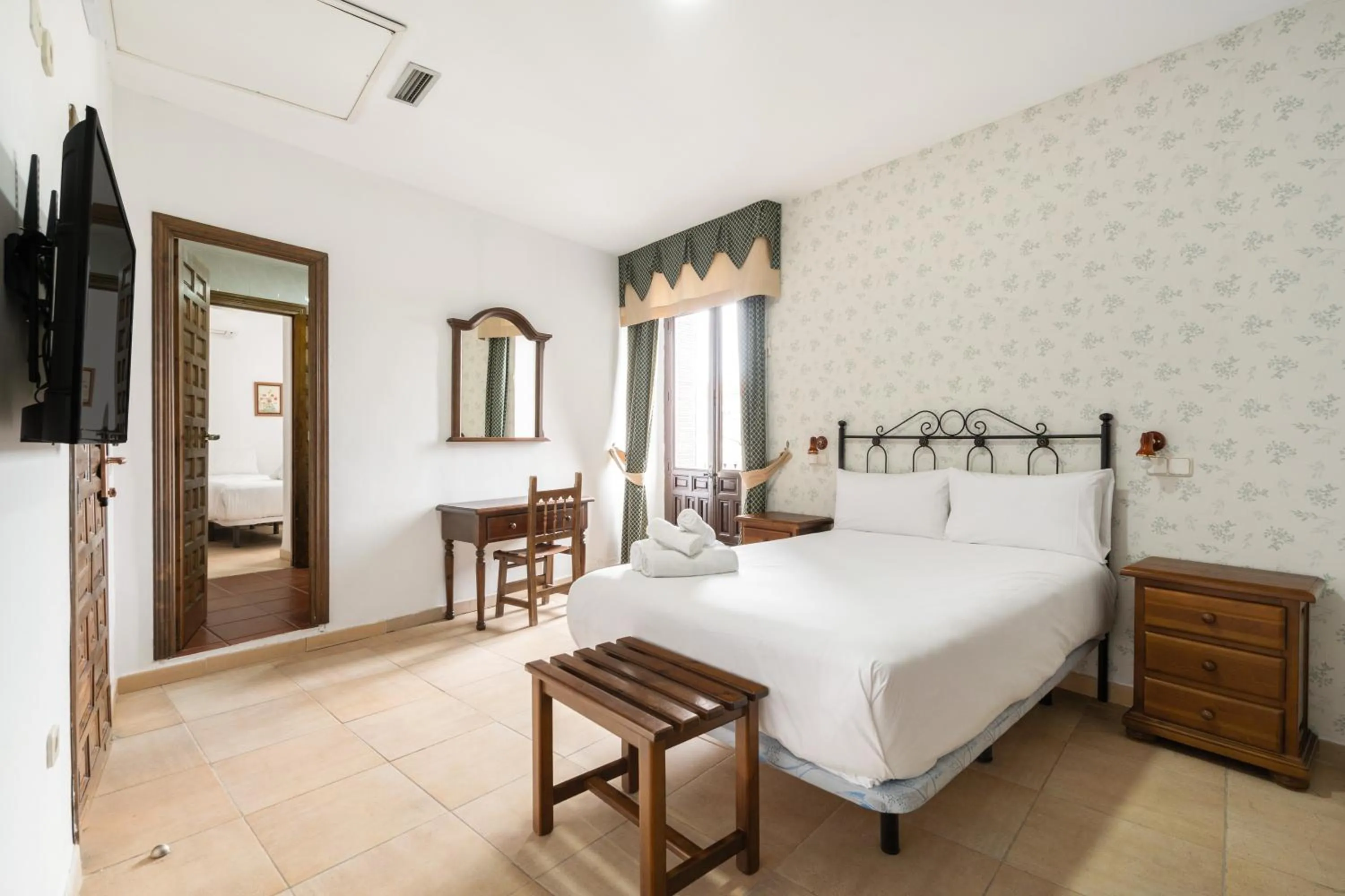 Bed in Hotel La Quinta de Santillán