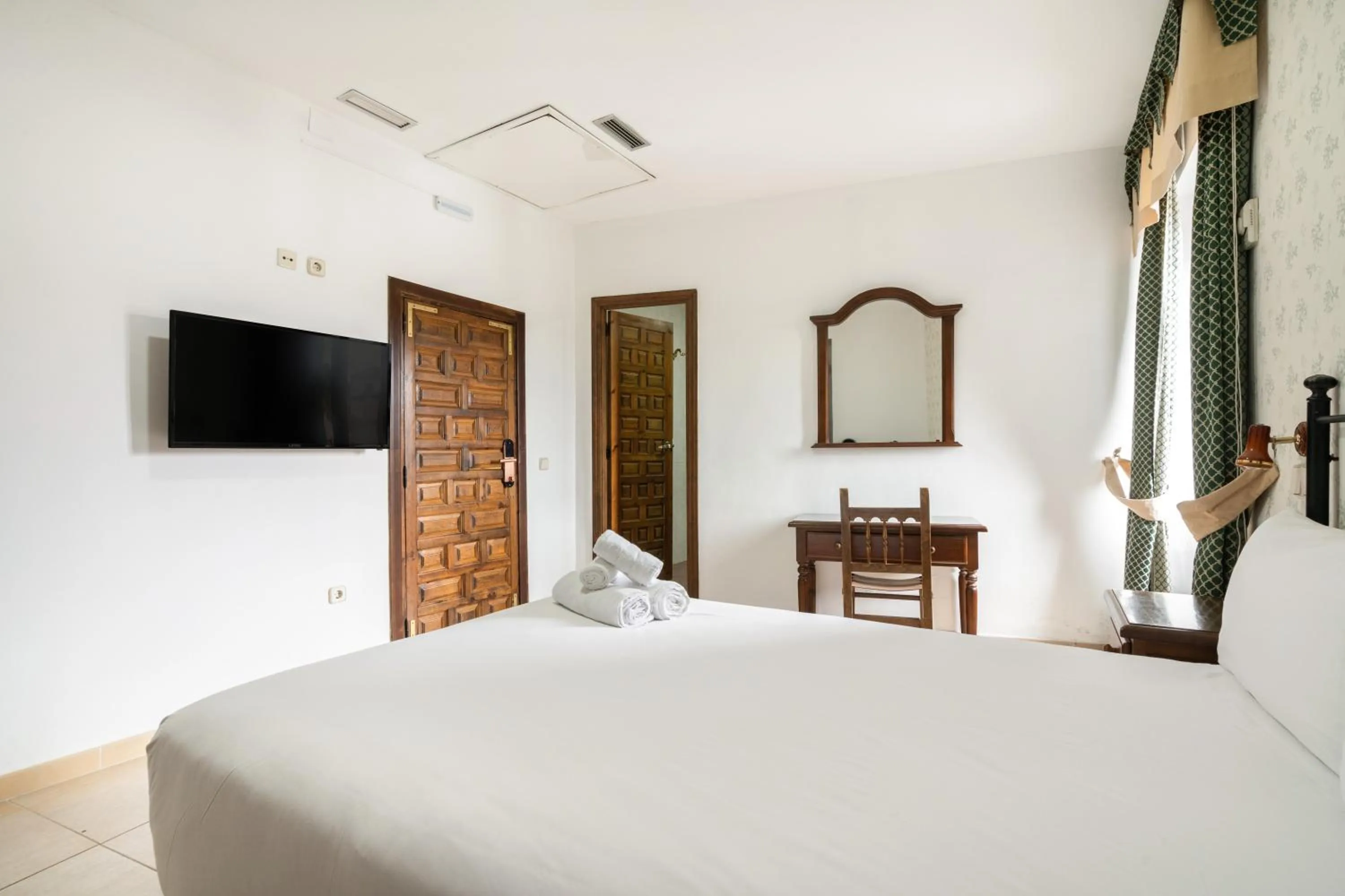 Bed in Hotel La Quinta de Santillán