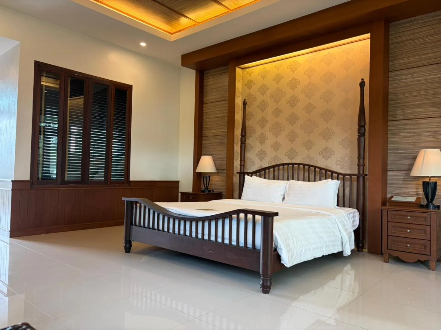Lake view, Bed in Bhu Tarn Koh Chang Resort & Spa