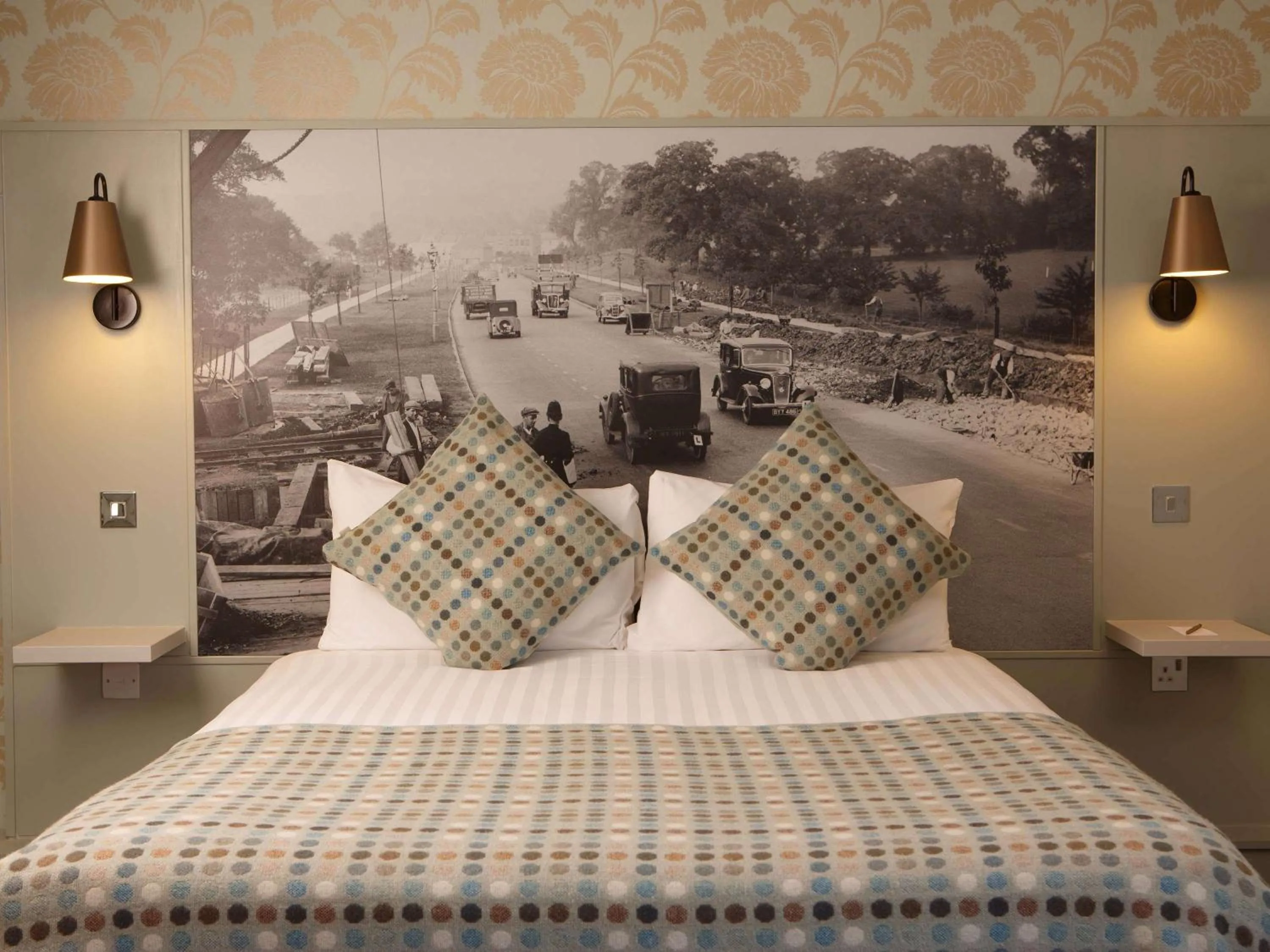 Bedroom in Mercure London Watford Hotel