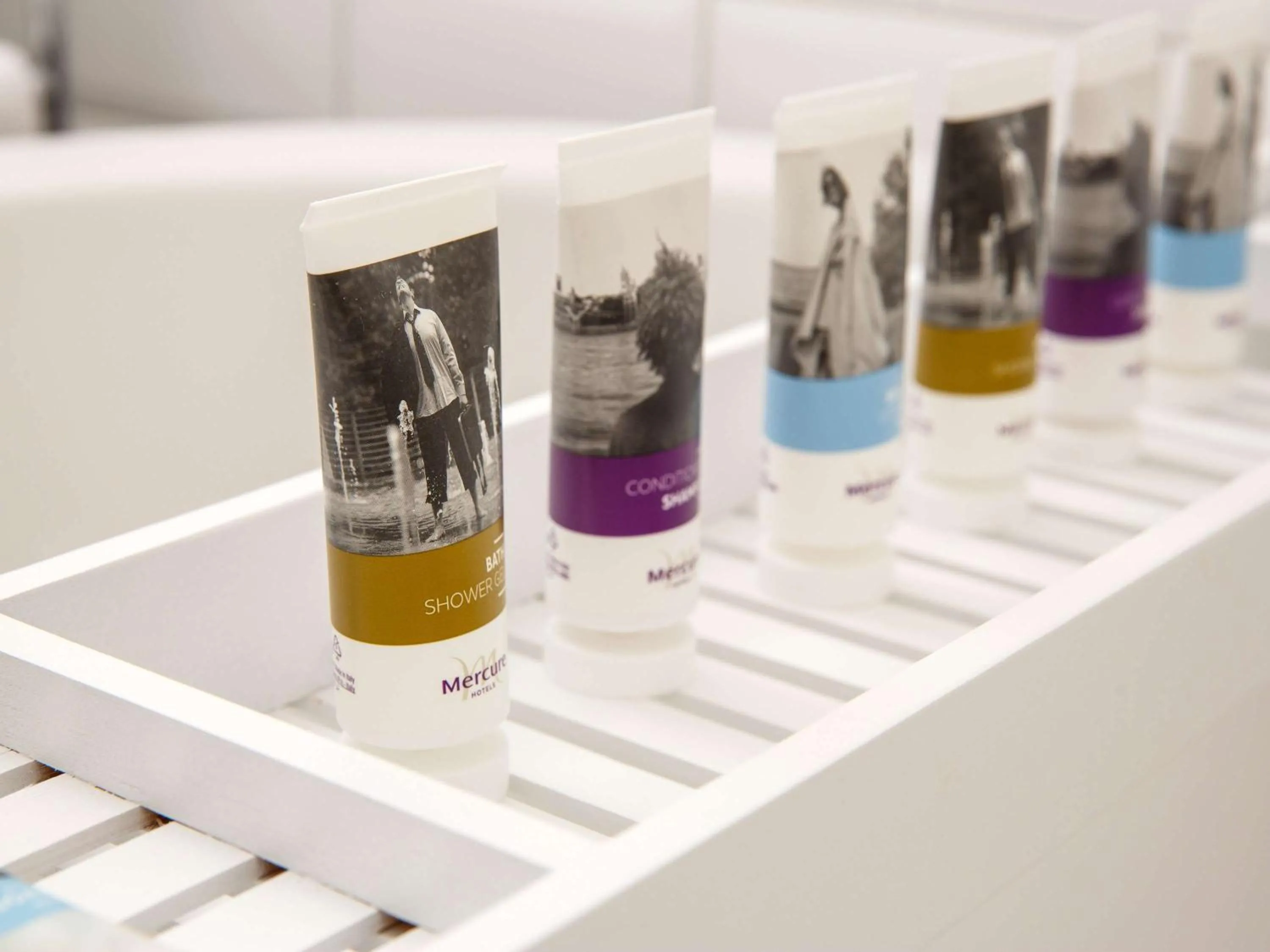 Bedroom in Mercure London Watford Hotel