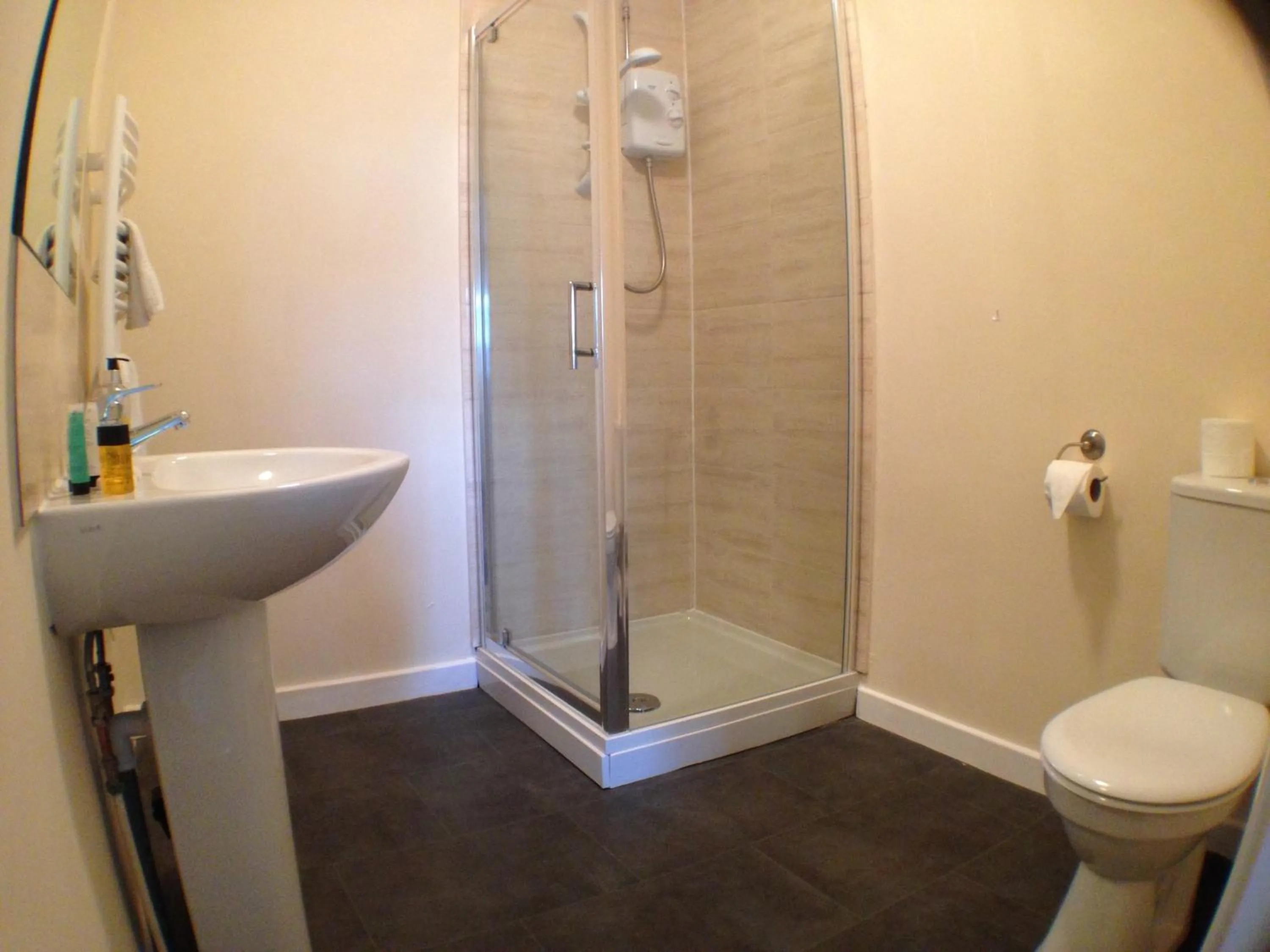 Bathroom in Primrose Lodge